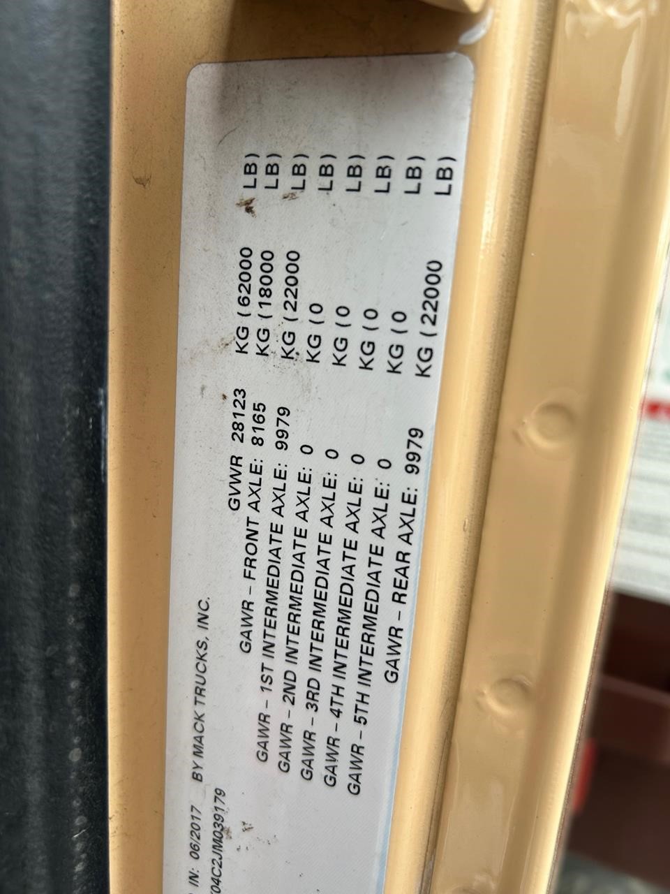 2018 MACK GRANITE GU713 - image 6 of 6