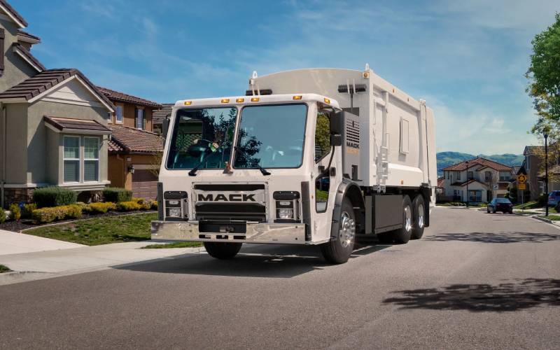 Mack LR Electric Mack LR Electric - image 1 of 3