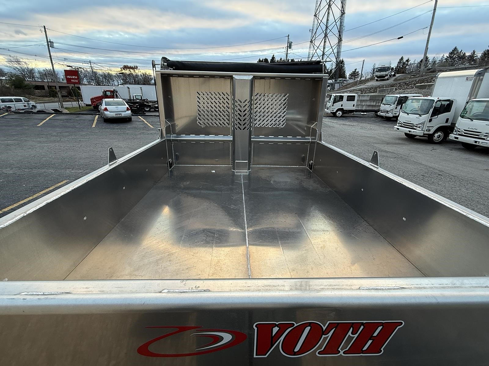 2025 ISUZU NRR - image 6 of 6