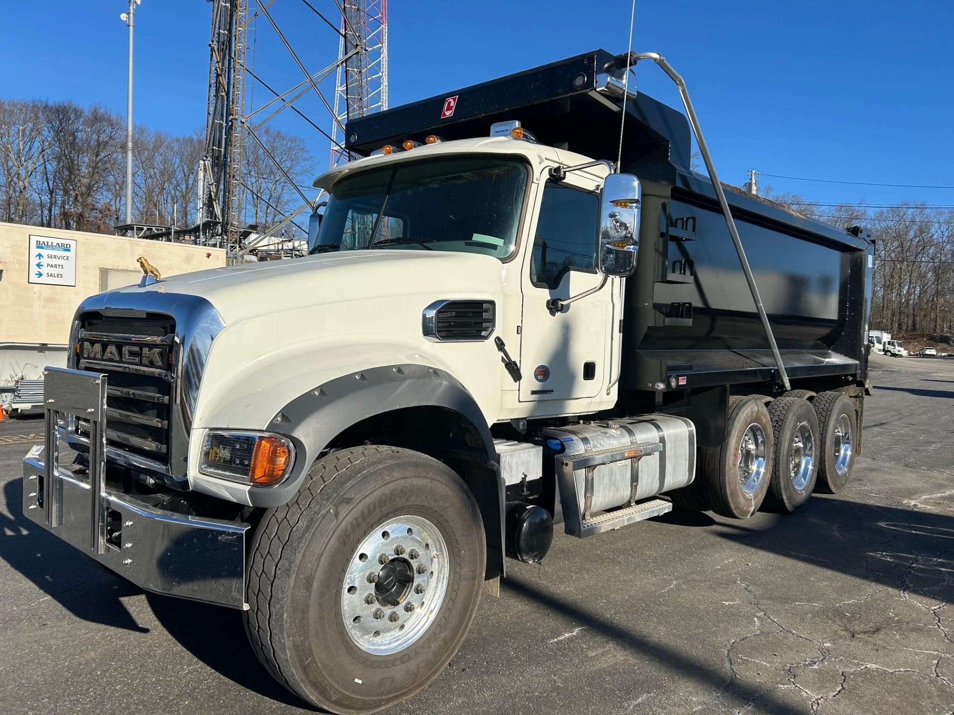 2025 MACK GRANITE 64FR 2025 MACK GRANITE 64FR - image 2 of 6