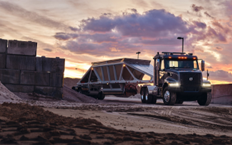 Volvo Trucks VHD 400 AF Volvo Trucks VHD 400 AF - image 2 of 4