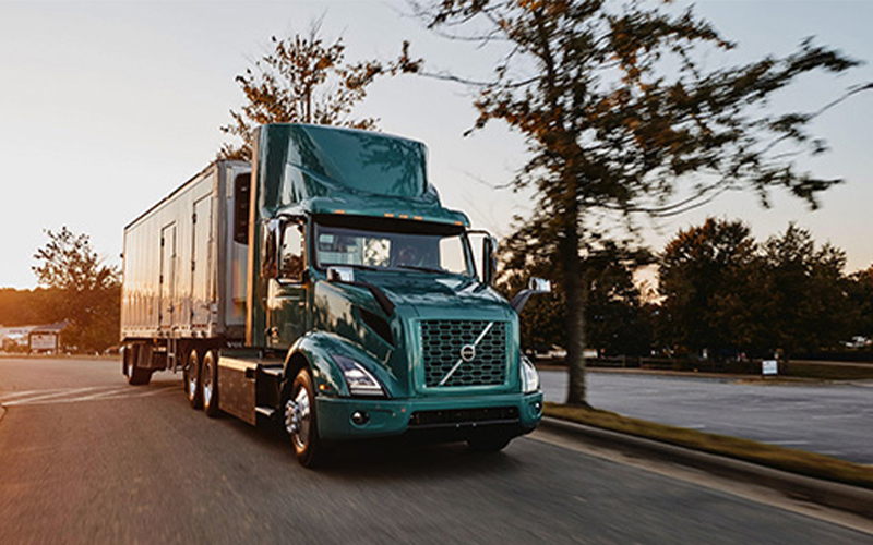 Volvo Trucks 6x2 Tractor Volvo Trucks 6x2 Tractor - image 2 of 4