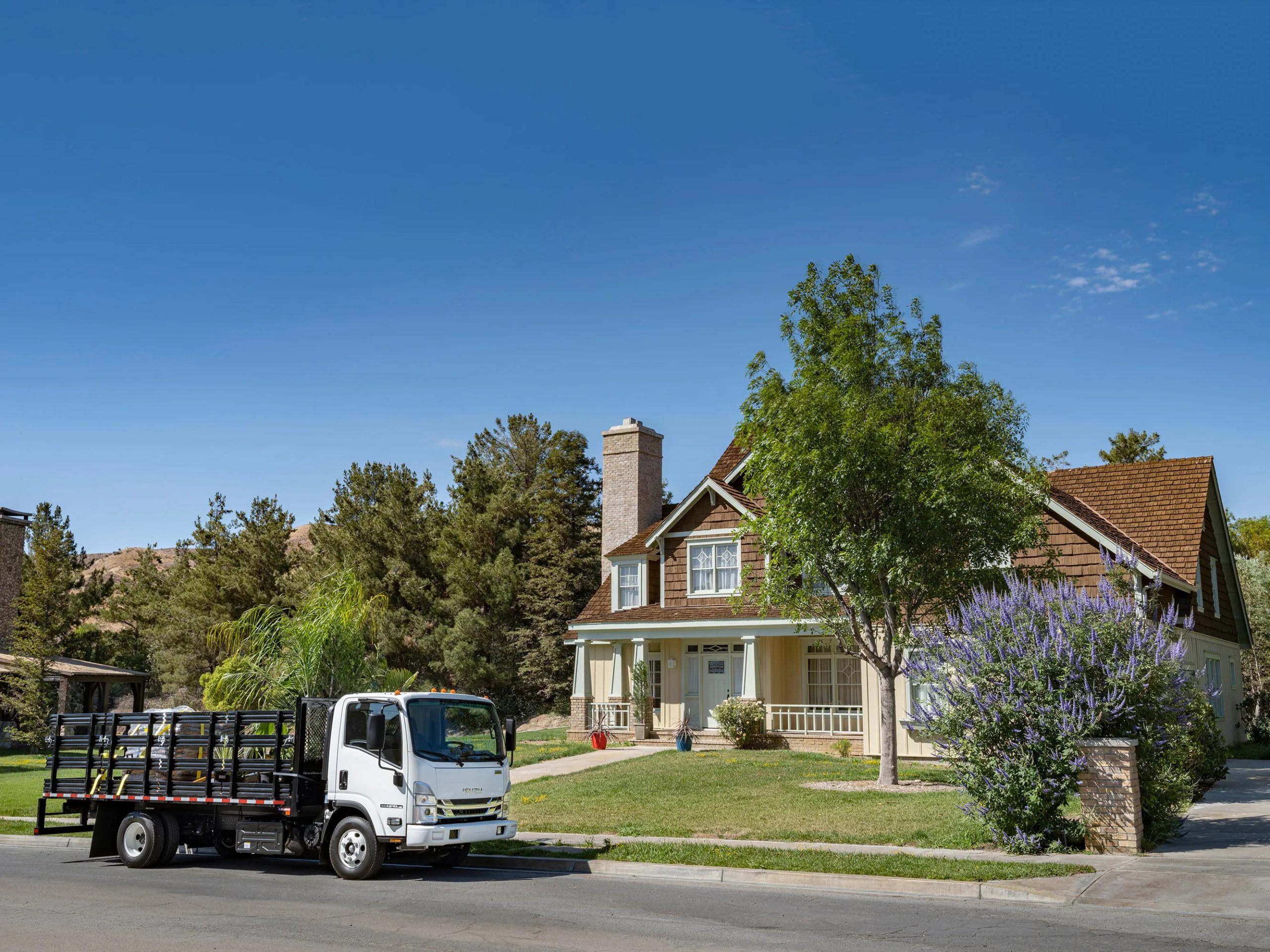 Isuzu NPR-HD Crew Diesel Isuzu NPR-HD Crew Diesel - image 3 of 5