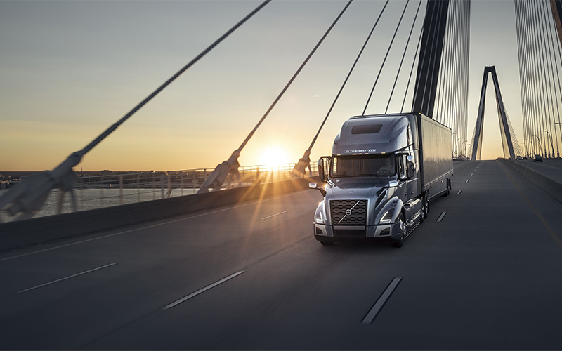 Volvo Trucks VNL 300 Volvo Trucks VNL 300 - image 1 of 4