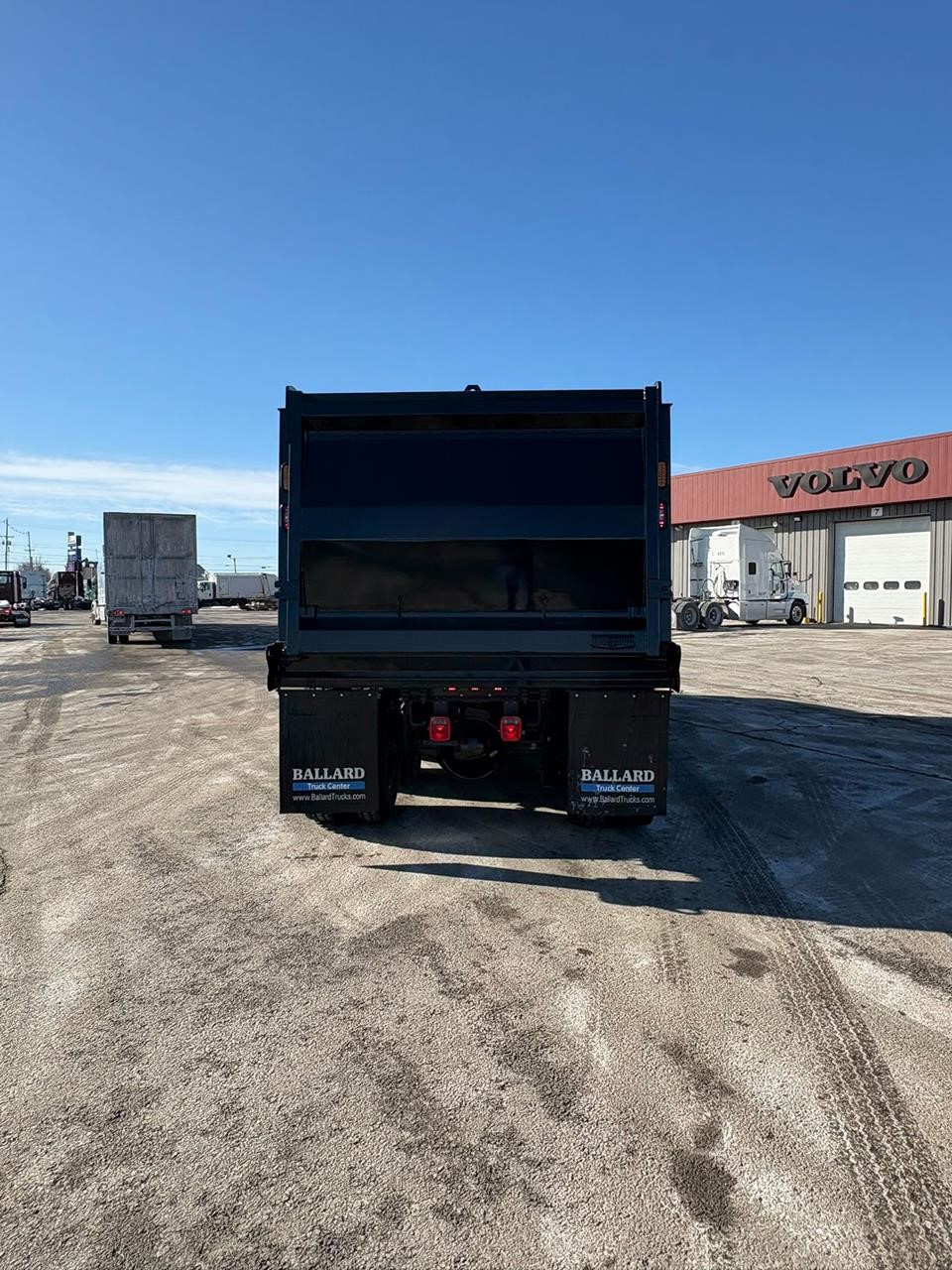 2025 VOLVO VHD 11003442003 2025 VOLVO VHD 11003442003