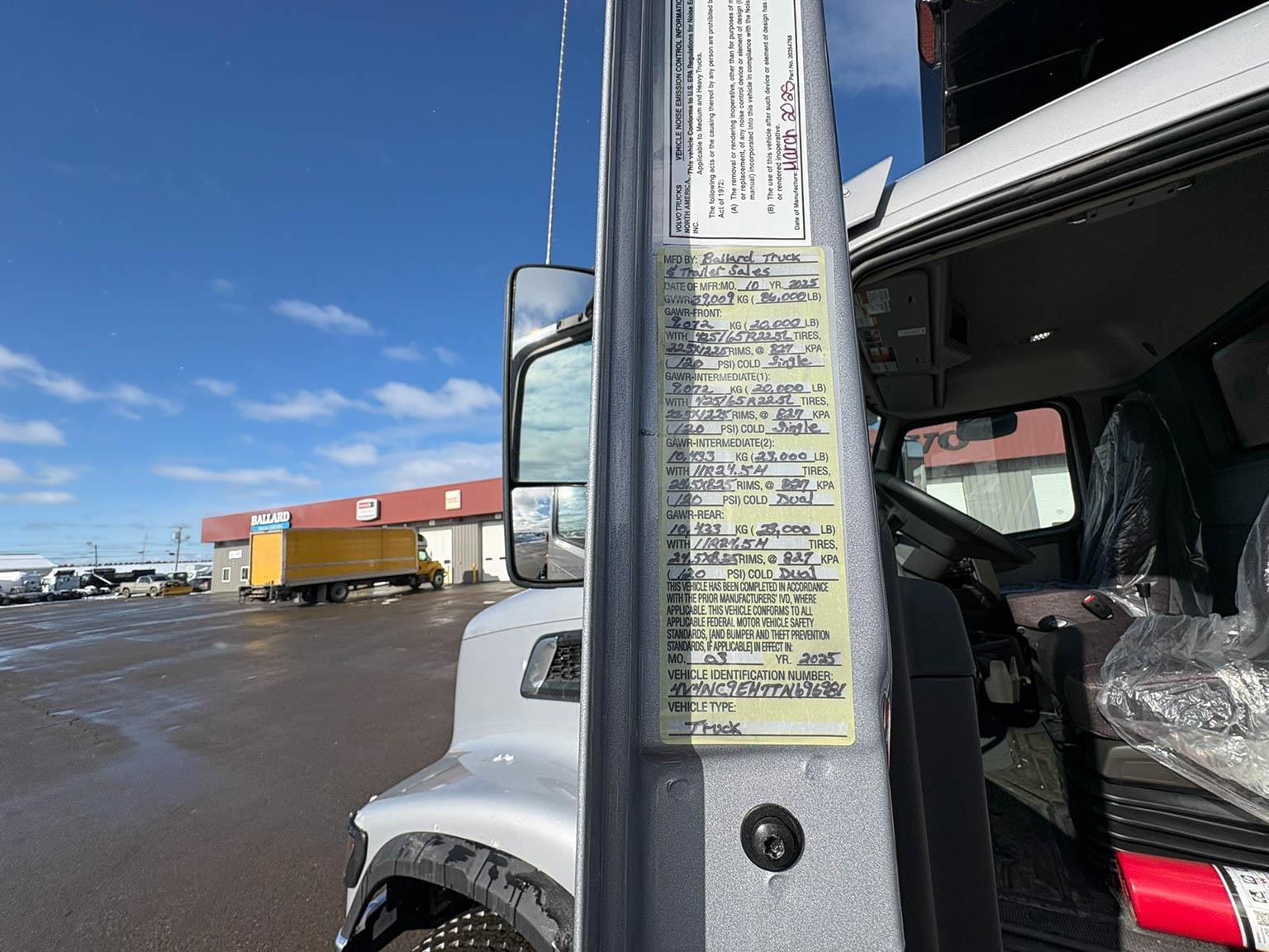 2026 VOLVO VHD64F300 11004894151 2026 VOLVO VHD64F300 11004894151