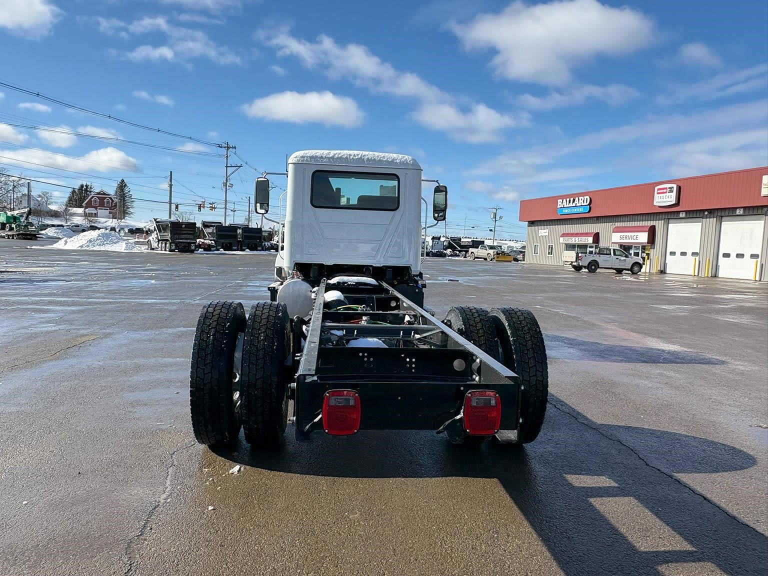 2027 MACK MD6 2027 MACK MD6 - image 5 of 6