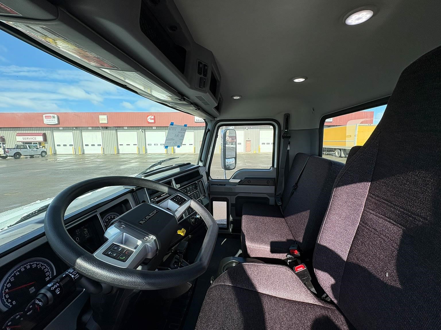 2027 MACK MD6 2027 MACK MD6 - image 6 of 6