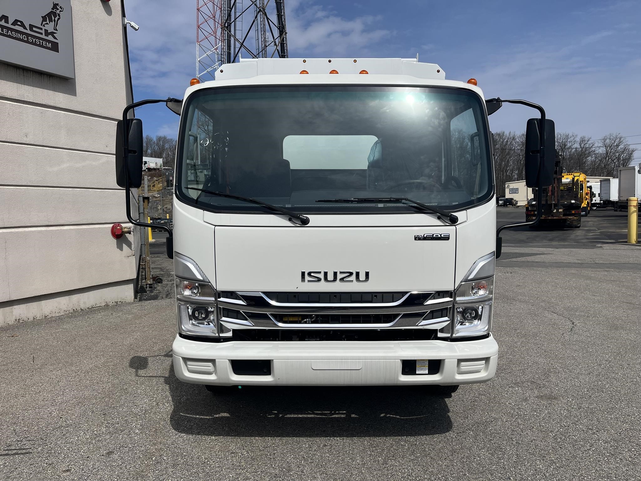 2026 ISUZU NPR HD 9048019299 2026 ISUZU NPR HD 9048019299