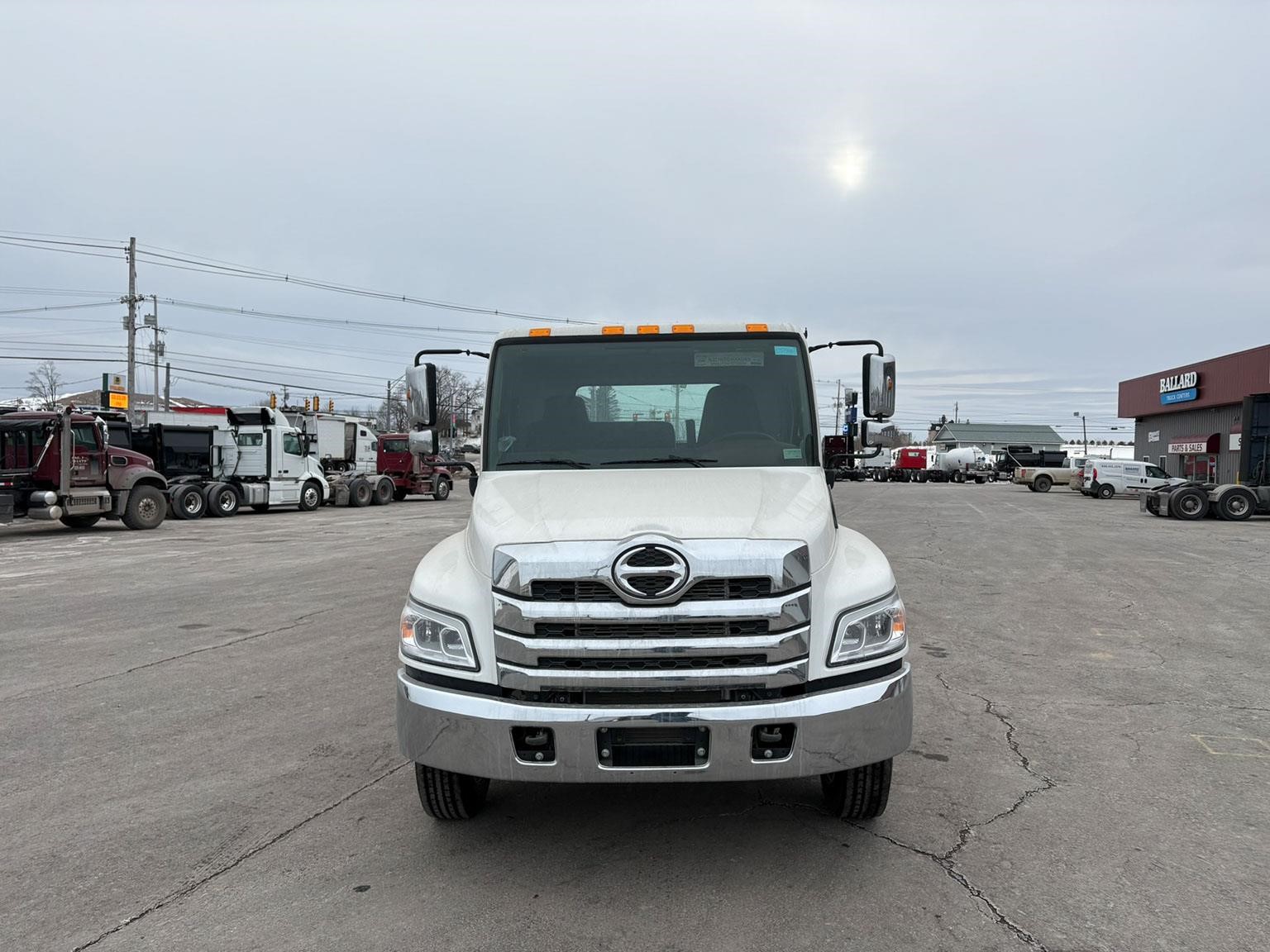 2026 HINO L6 2026 HINO L6 - image 2 of 6