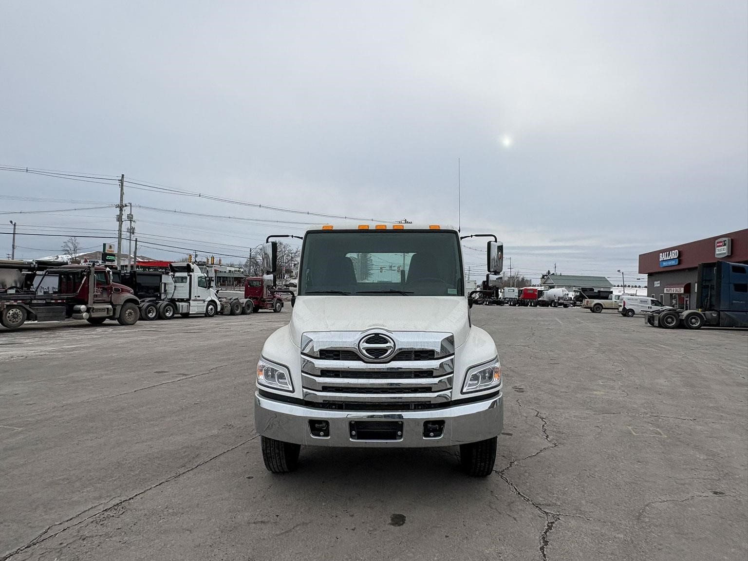 2026 HINO L7 2026 HINO L7 - image 2 of 6