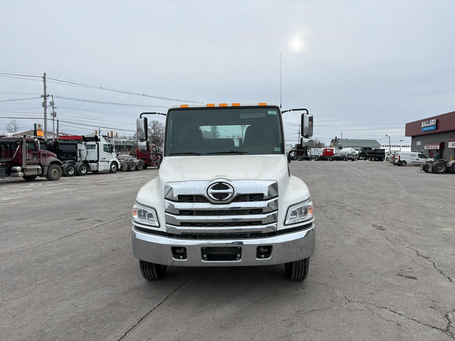 2026 HINO L6 2026 HINO L6 - image 2 of 6