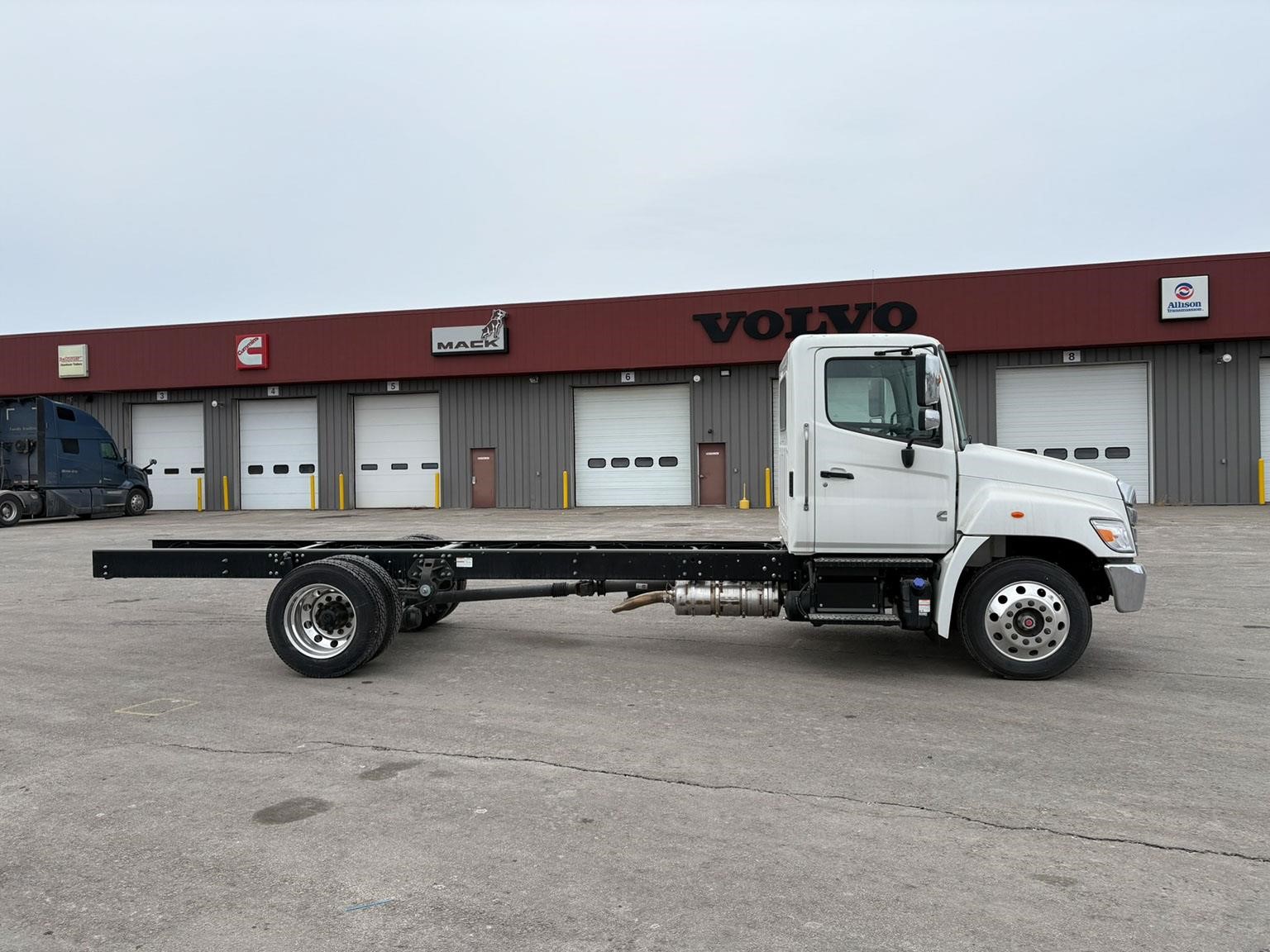 2026 HINO L6 2026 HINO L6 - image 3 of 6