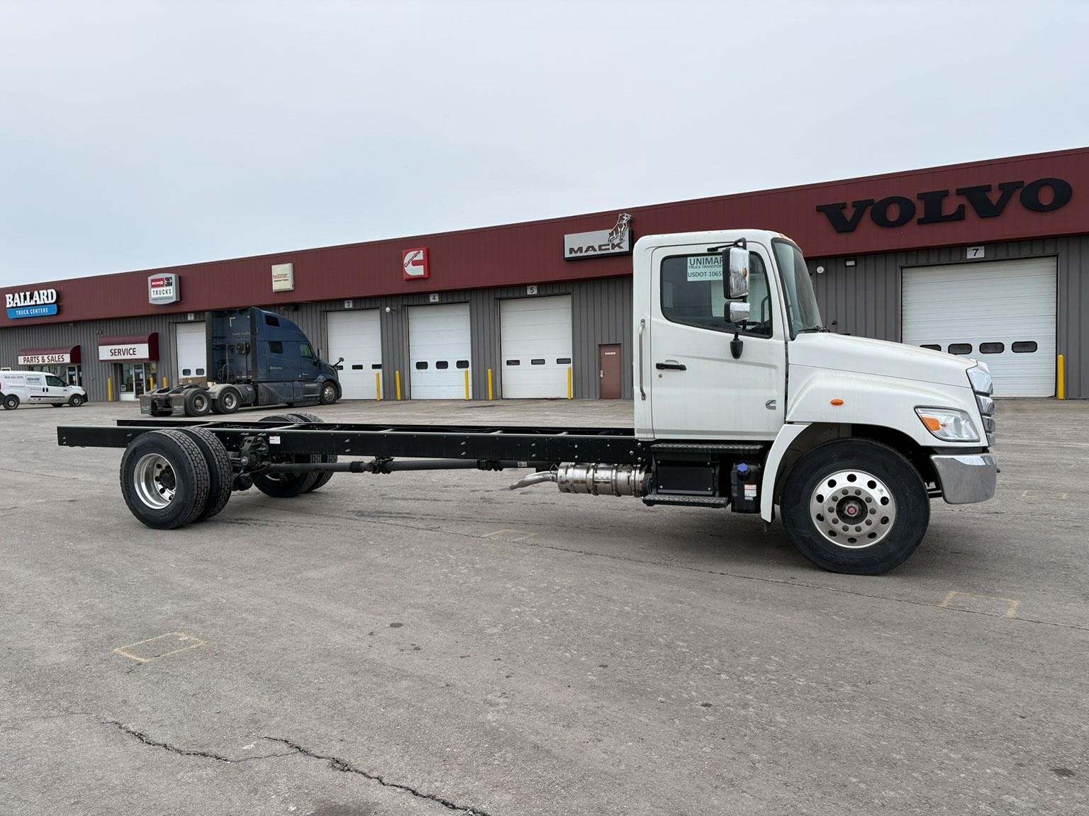 2026 HINO L6 2026 HINO L6 - image 1 of 6