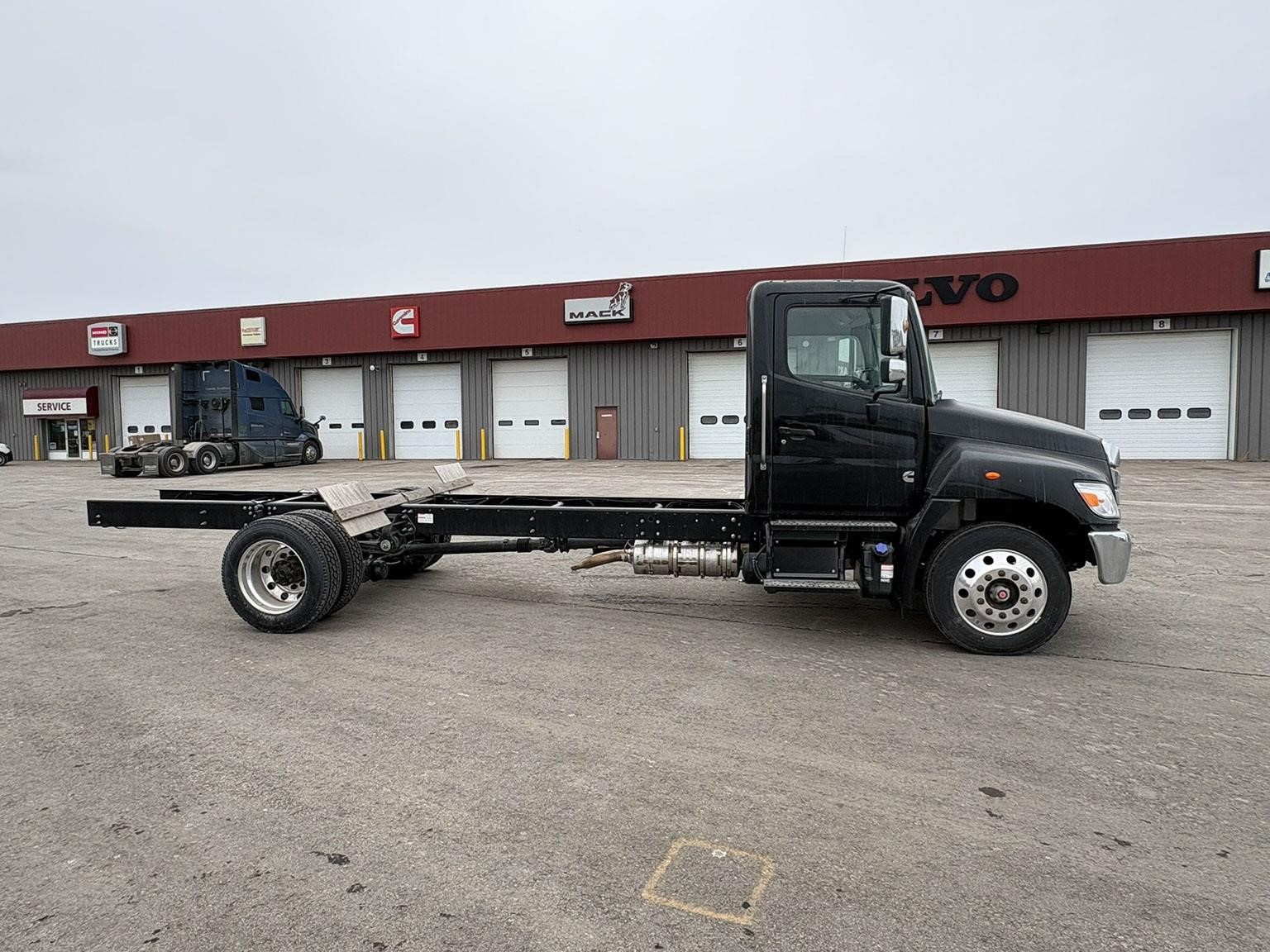 2026 HINO L6 2026 HINO L6 - image 1 of 6