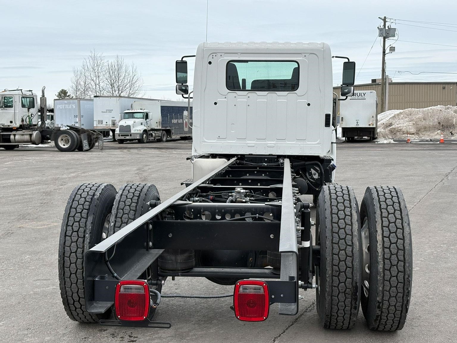 2026 HINO L6 2026 HINO L6 - image 4 of 6