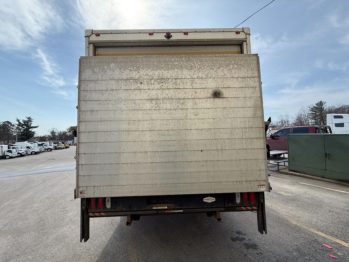 2023 CHEVROLET 3500 2023 CHEVROLET 3500 - image 4 of 6