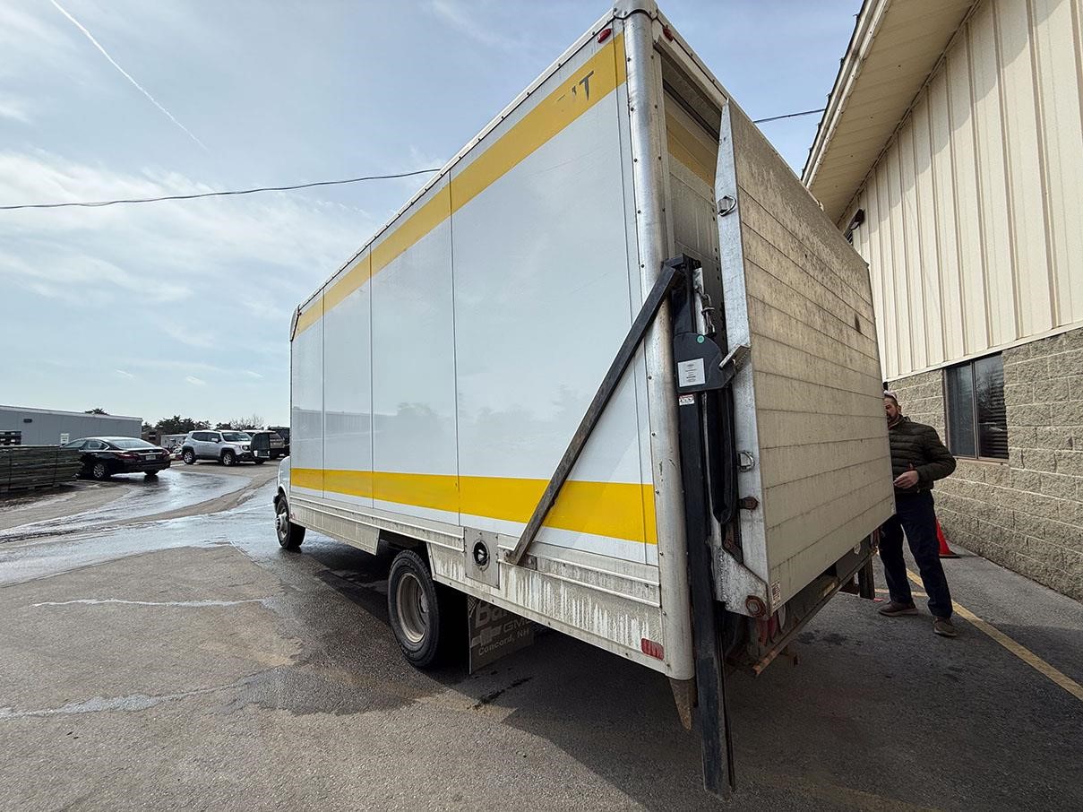 2023 CHEVROLET 3500 2023 CHEVROLET 3500 - image 3 of 6