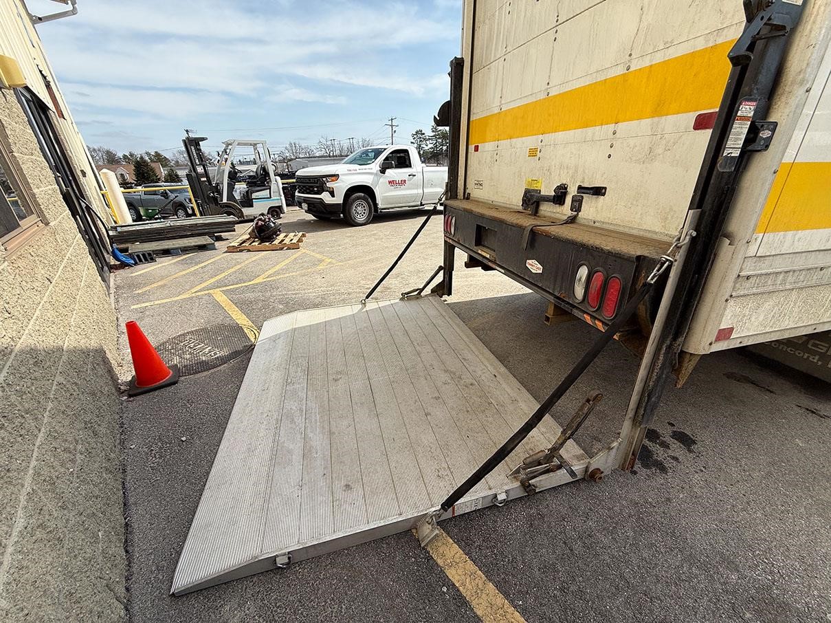 2023 CHEVROLET 3500 2023 CHEVROLET 3500 - image 5 of 6