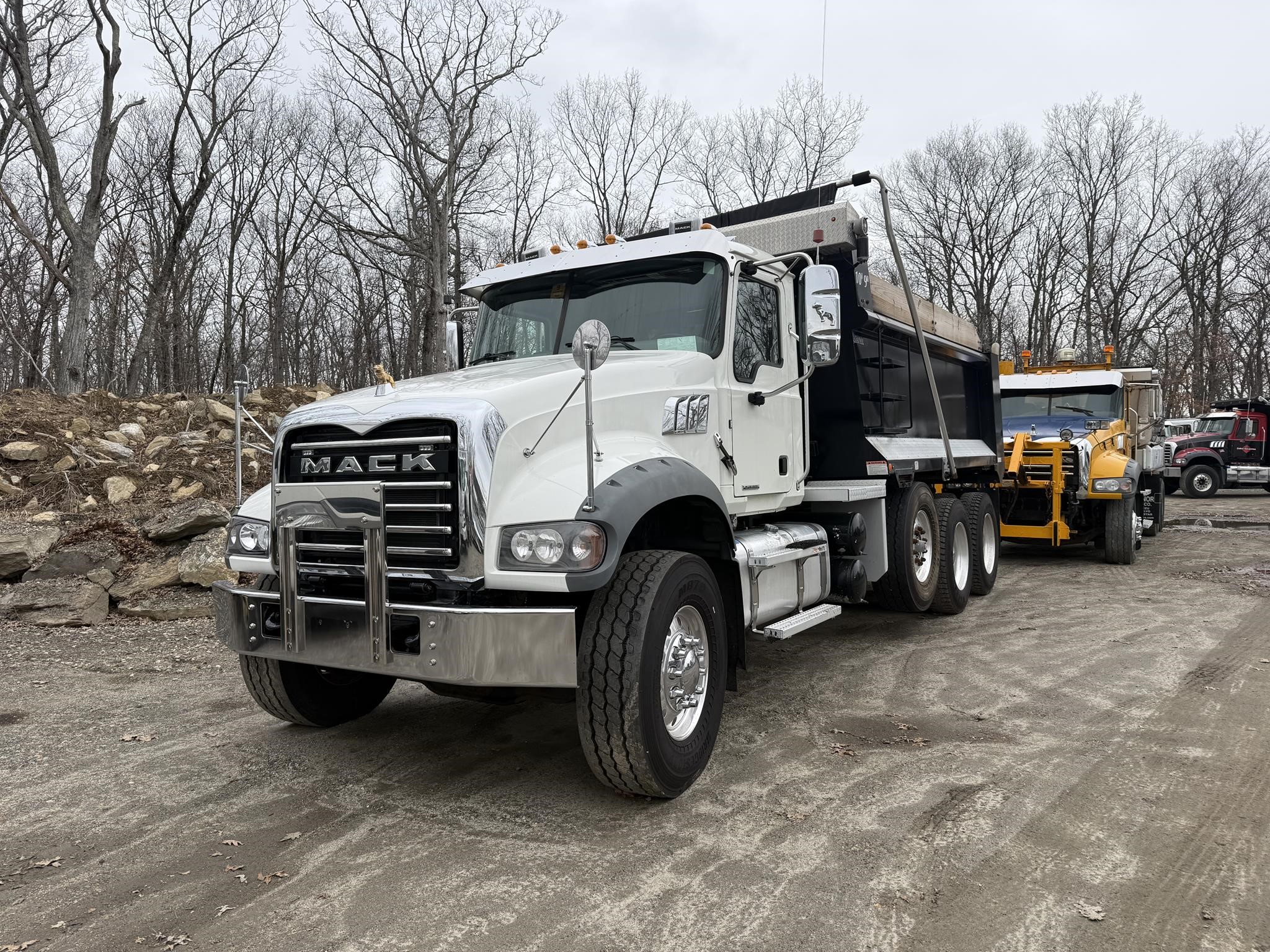 2023 MACK GRANITE 84FR 2023 MACK GRANITE 84FR - image 1 of 6