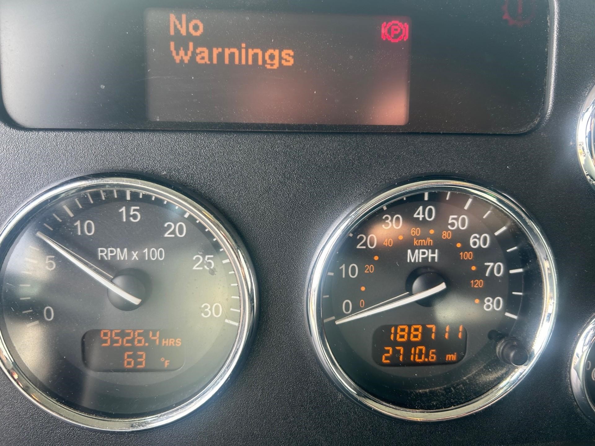 2022 PETERBILT 348 2022 PETERBILT 348 - image 5 of 6