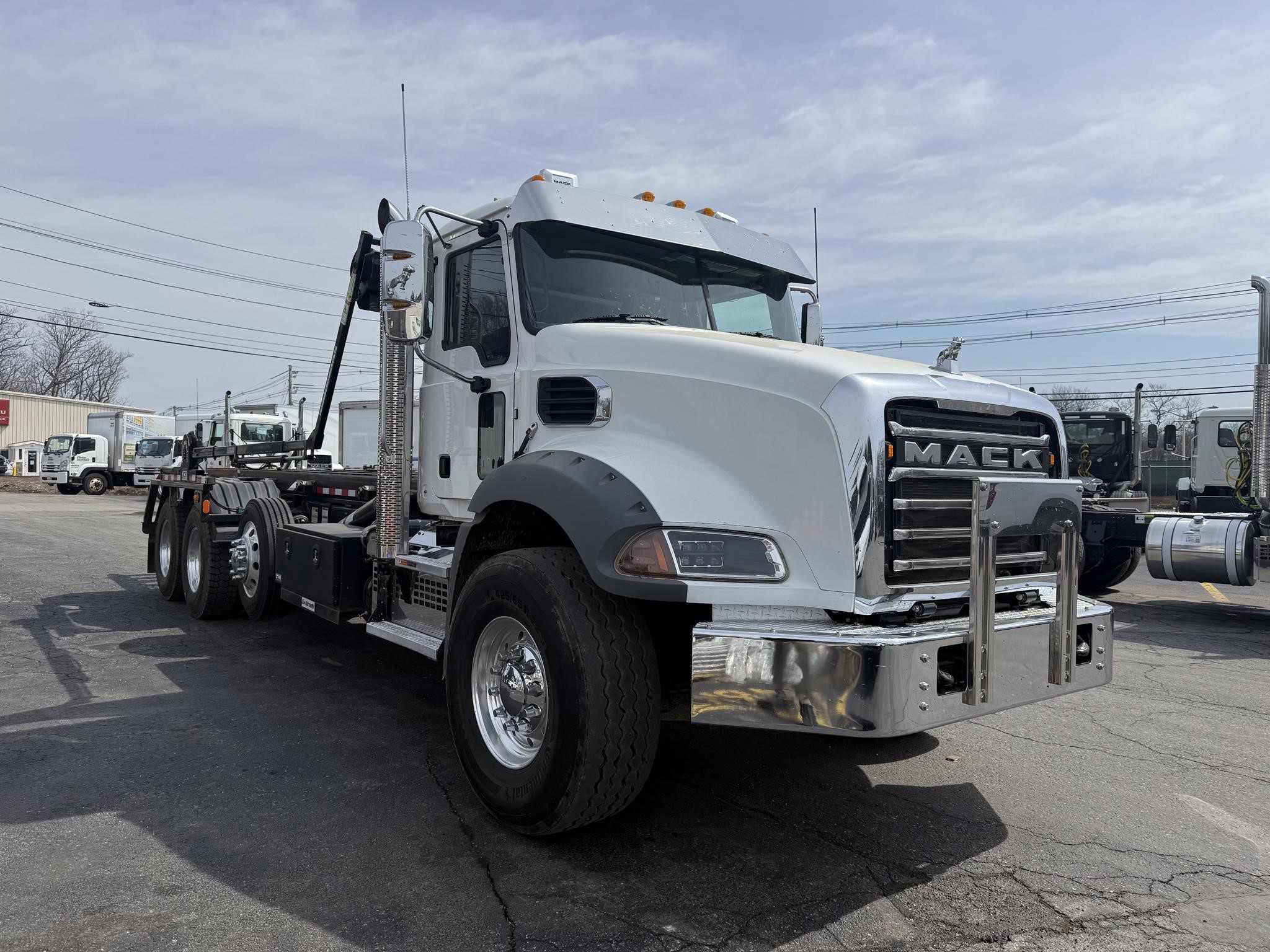 2025 MACK GRANITE 64BR 2025 MACK GRANITE 64BR - image 2 of 6