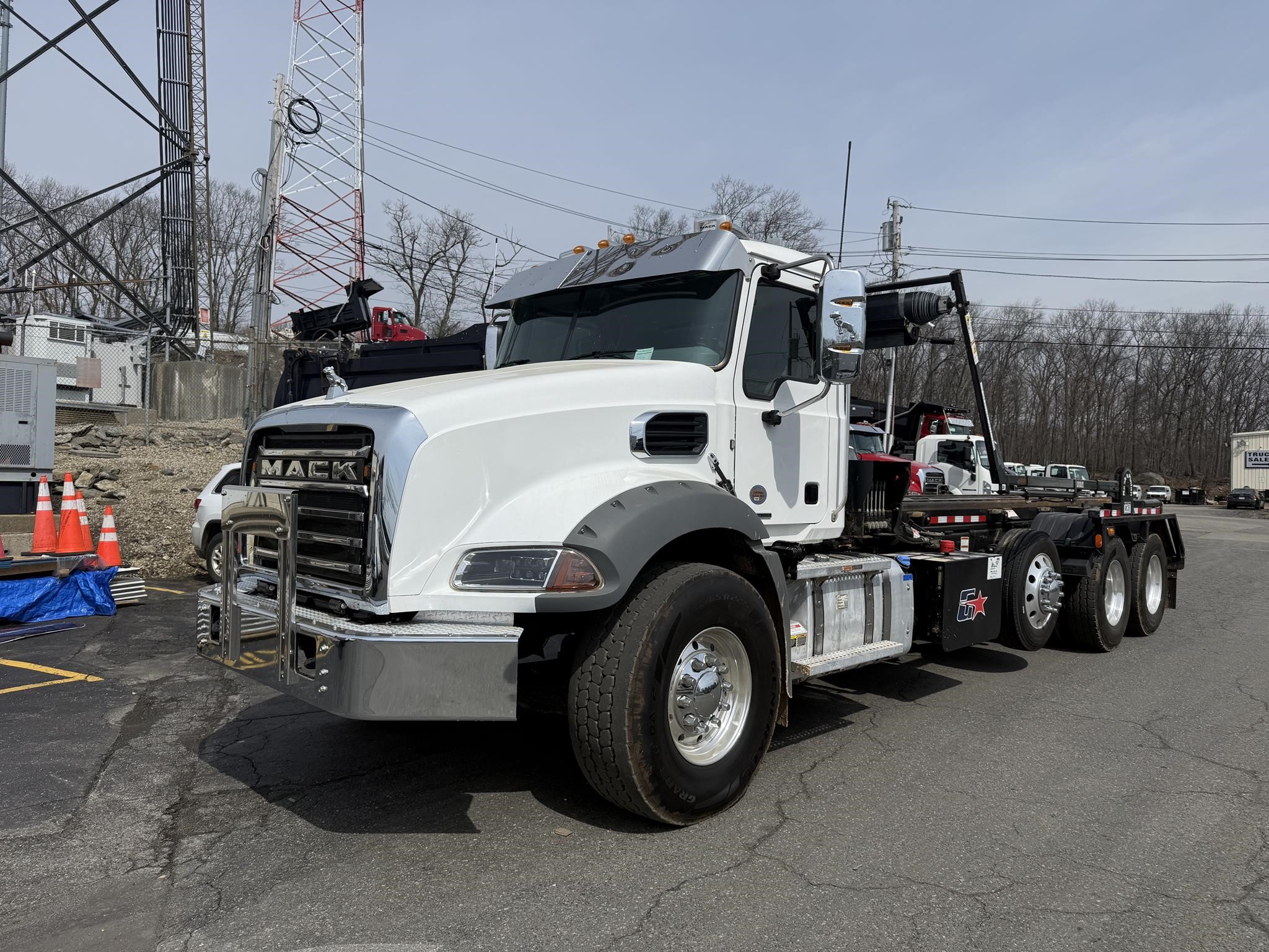 2025 MACK GRANITE 64BR 2025 MACK GRANITE 64BR - image 1 of 6