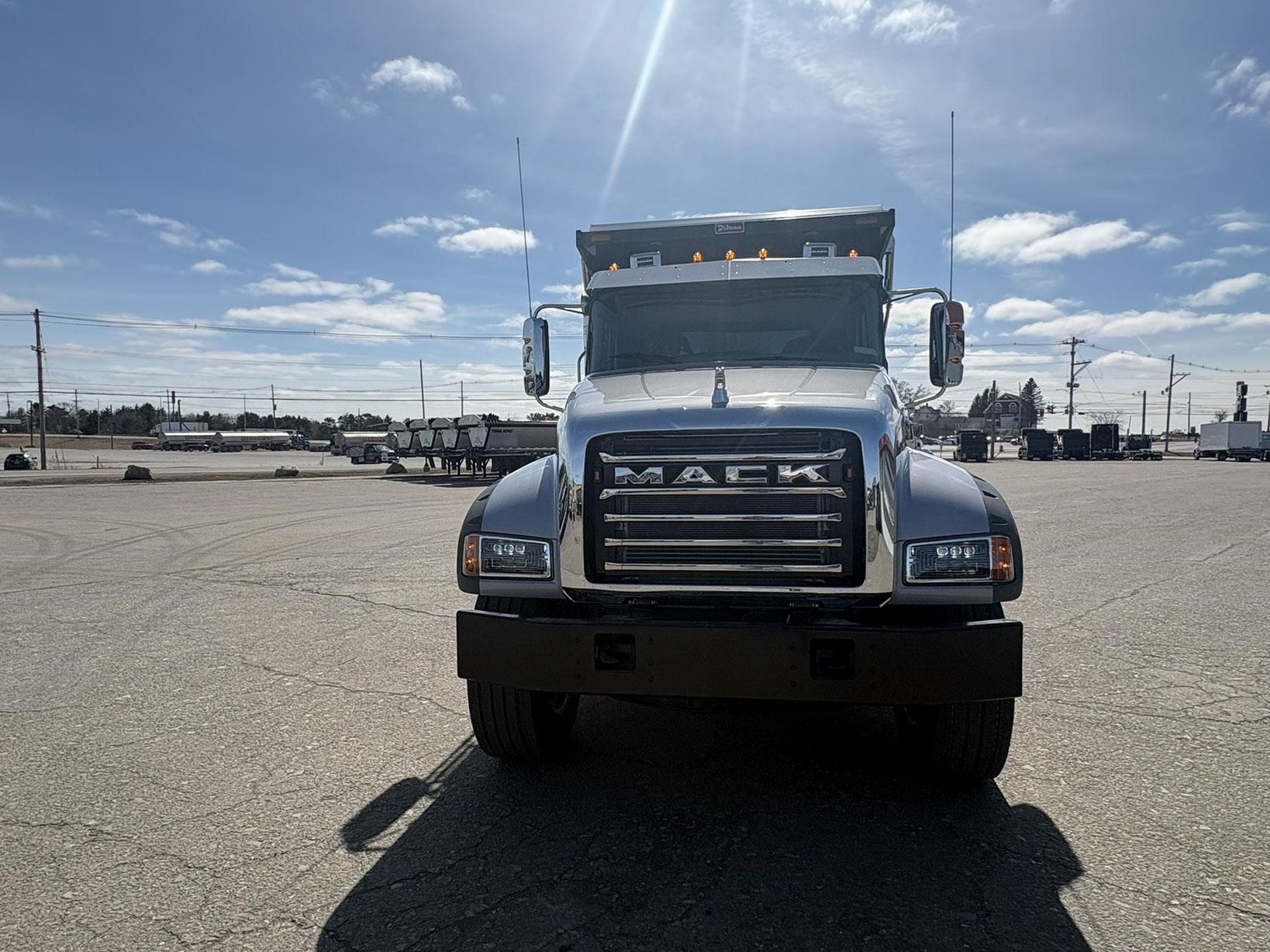 2026 MACK GRANITE 64FR 2026 MACK GRANITE 64FR - image 2 of 6