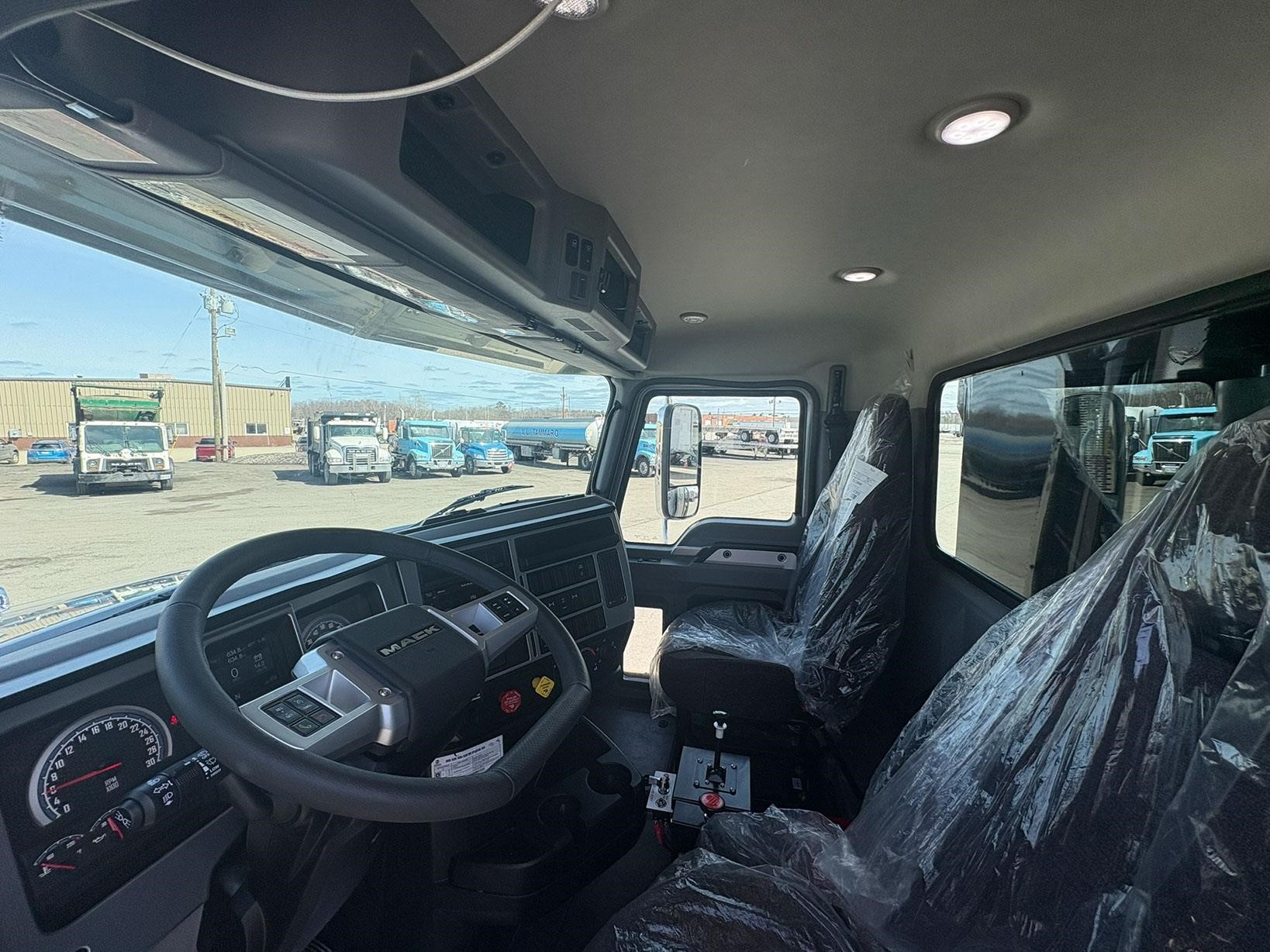 2026 MACK GRANITE 64FR 2026 MACK GRANITE 64FR - image 5 of 6