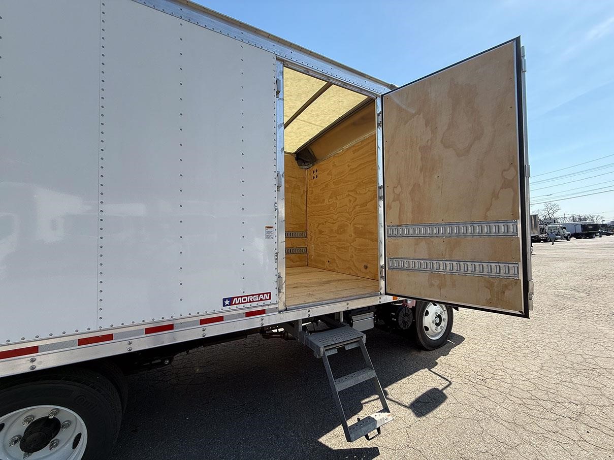 2026 ISUZU NRR 2026 ISUZU NRR - image 4 of 6