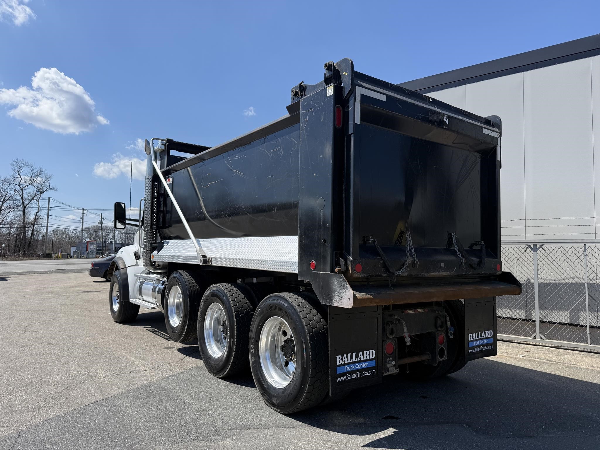 2025 KENWORTH T880 2025 KENWORTH T880 - image 2 of 6