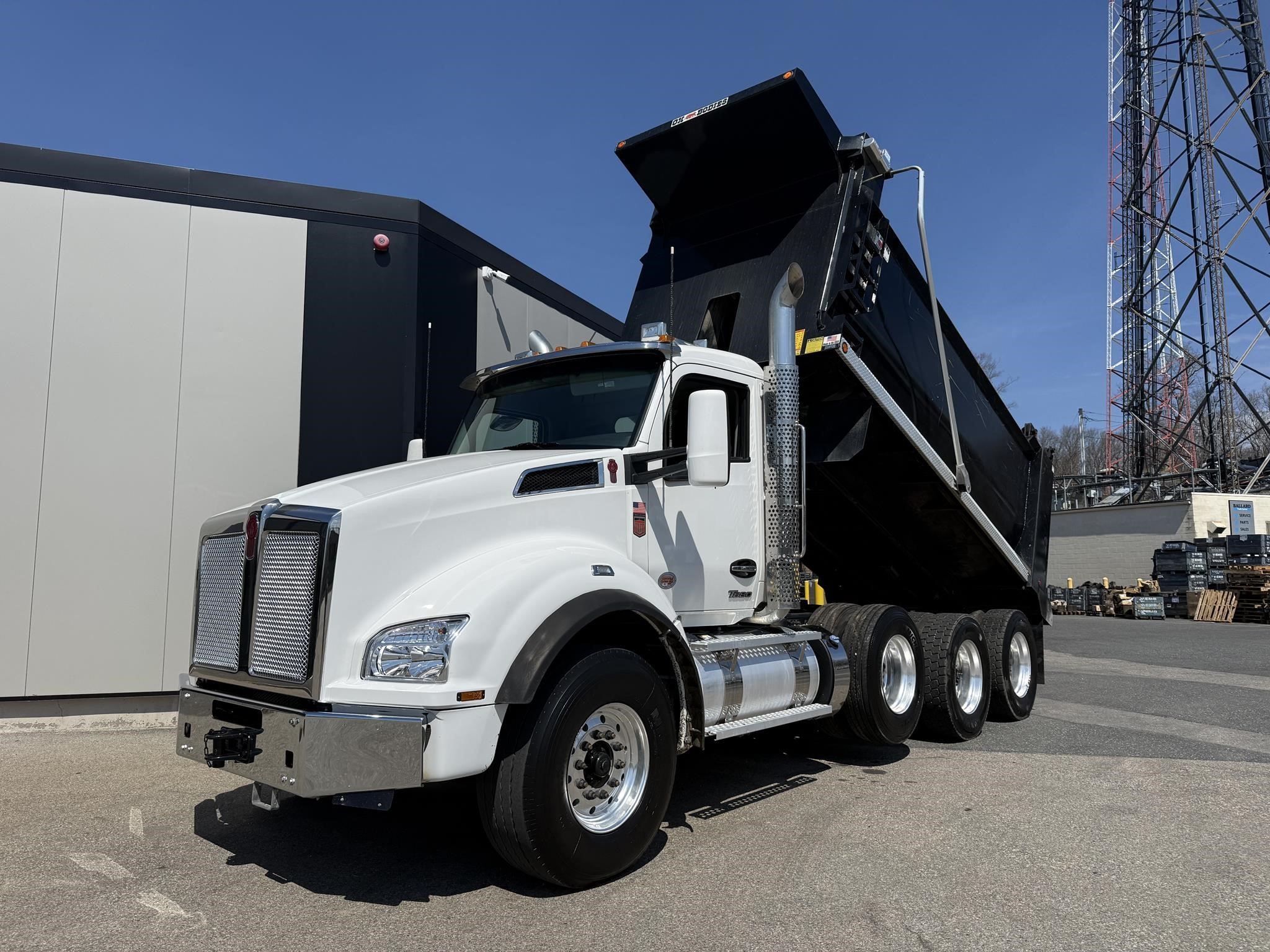 2025 KENWORTH T880 2025 KENWORTH T880 - image 3 of 6