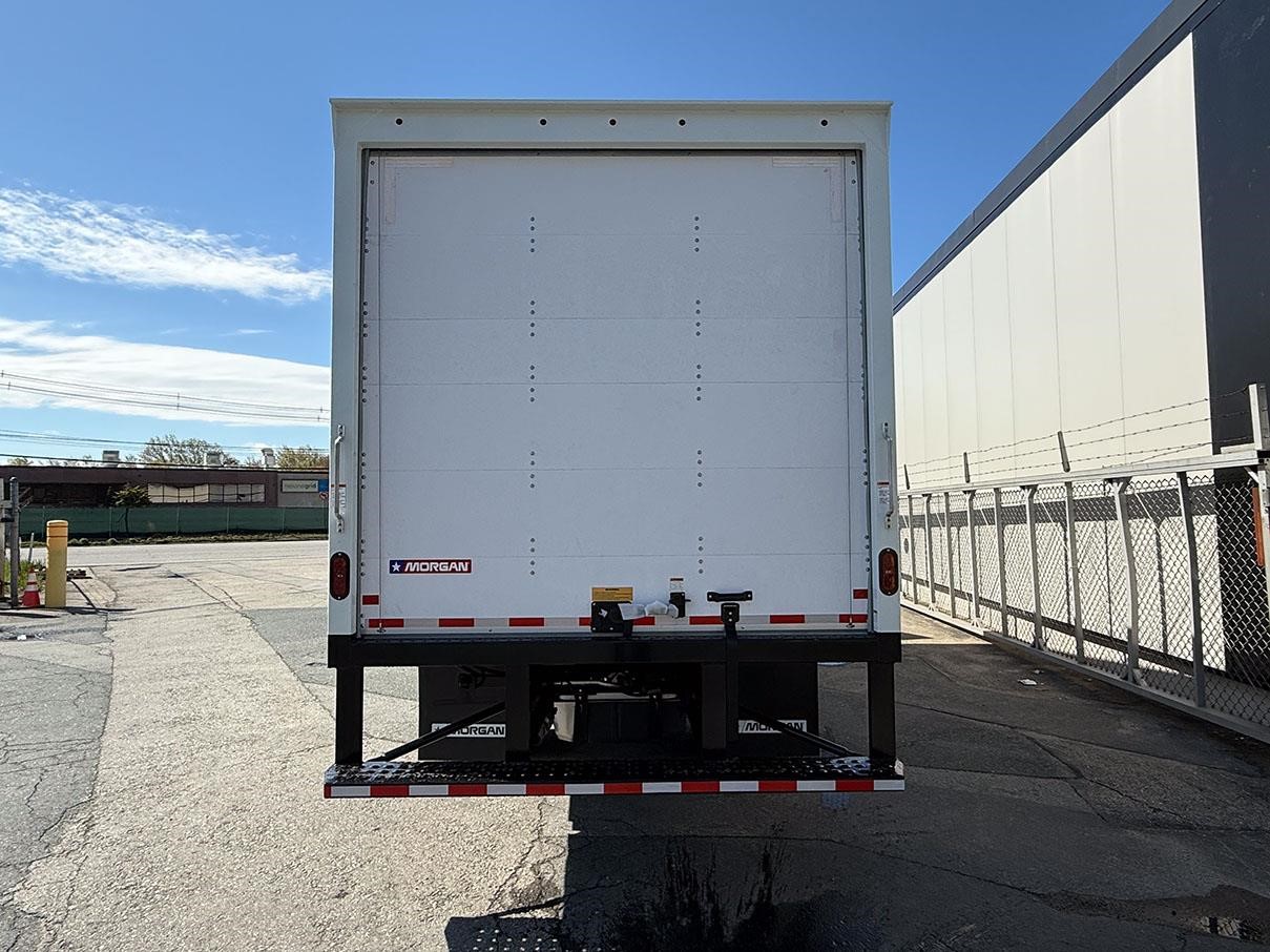 2024 ISUZU NPR 2024 ISUZU NPR - image 5 of 6