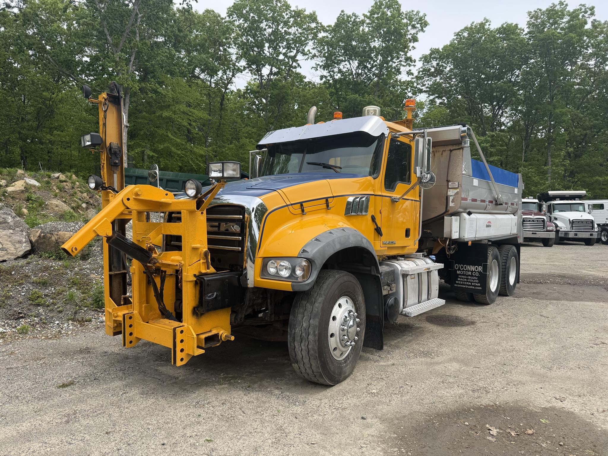 2013 MACK GRANITE GU713 2013 MACK GRANITE GU713 - image 1 of 6