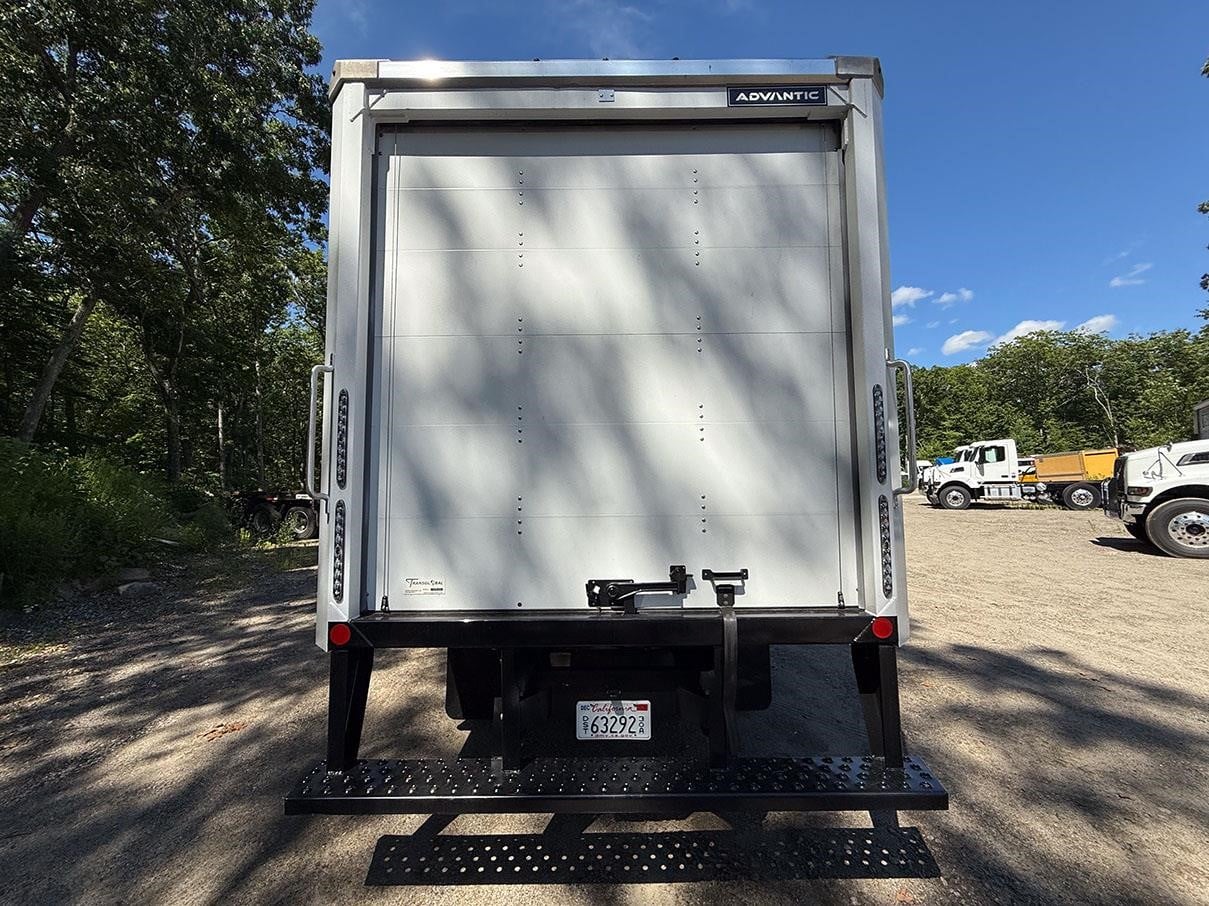 2026 ISUZU NPR HD 2026 ISUZU NPR HD - image 5 of 6