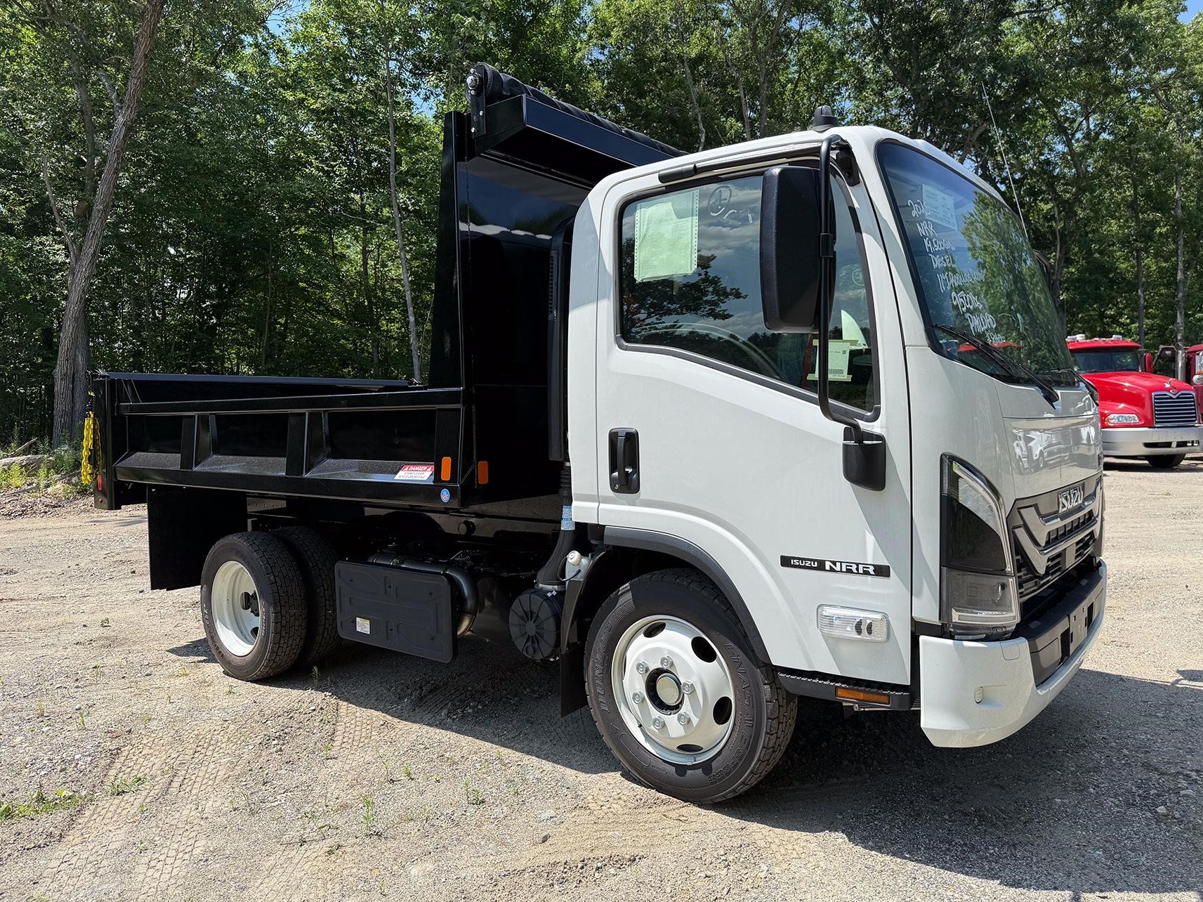 2025 ISUZU NRR 2025 ISUZU NRR - image 3 of 6