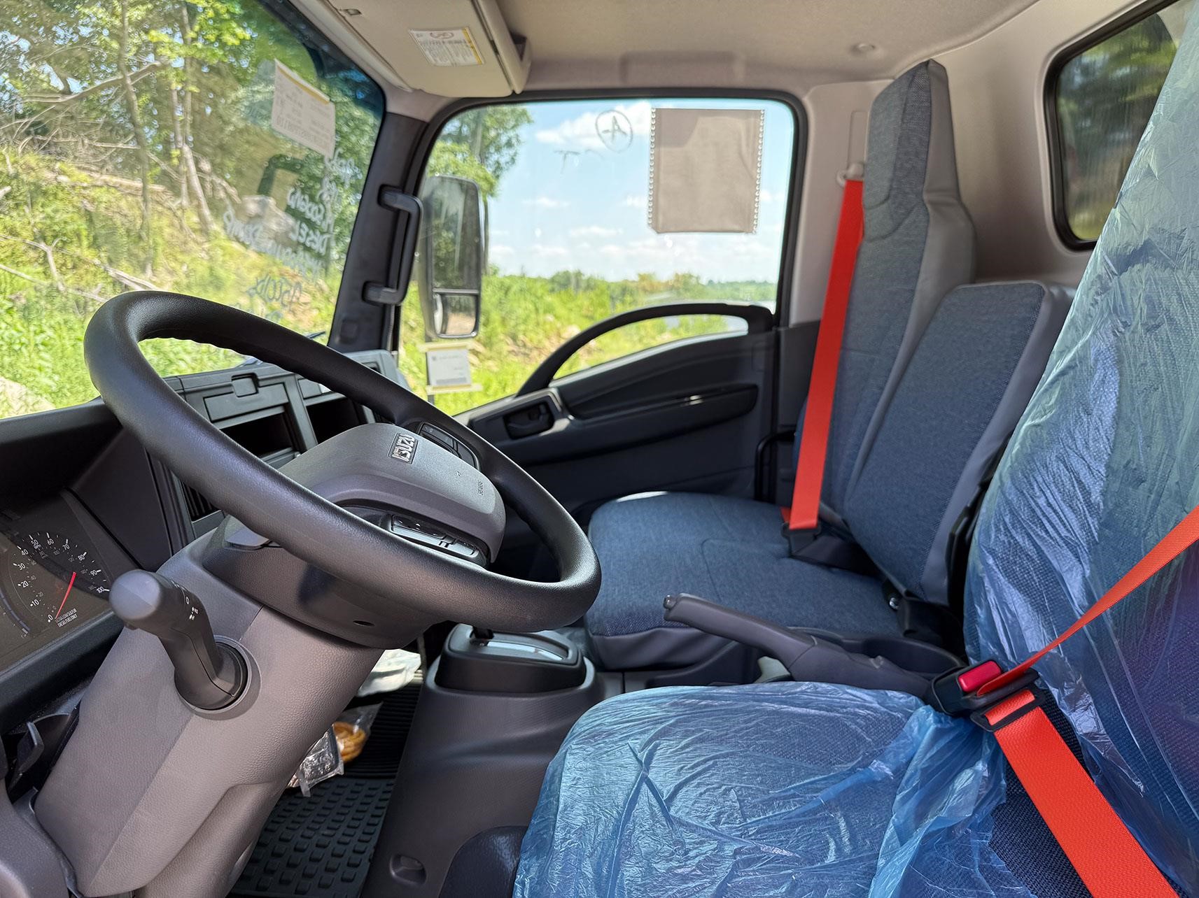 2025 ISUZU NRR 11031837412 2025 ISUZU NRR 11031837412