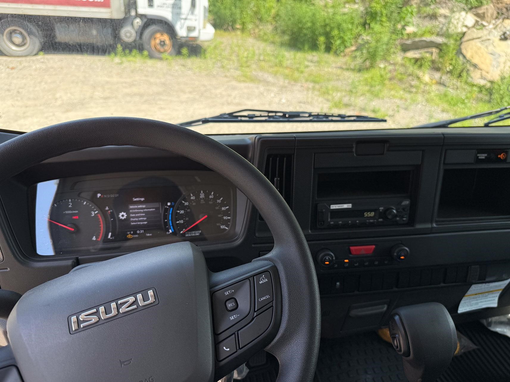 2025 ISUZU NRR 11031837414 2025 ISUZU NRR 11031837414
