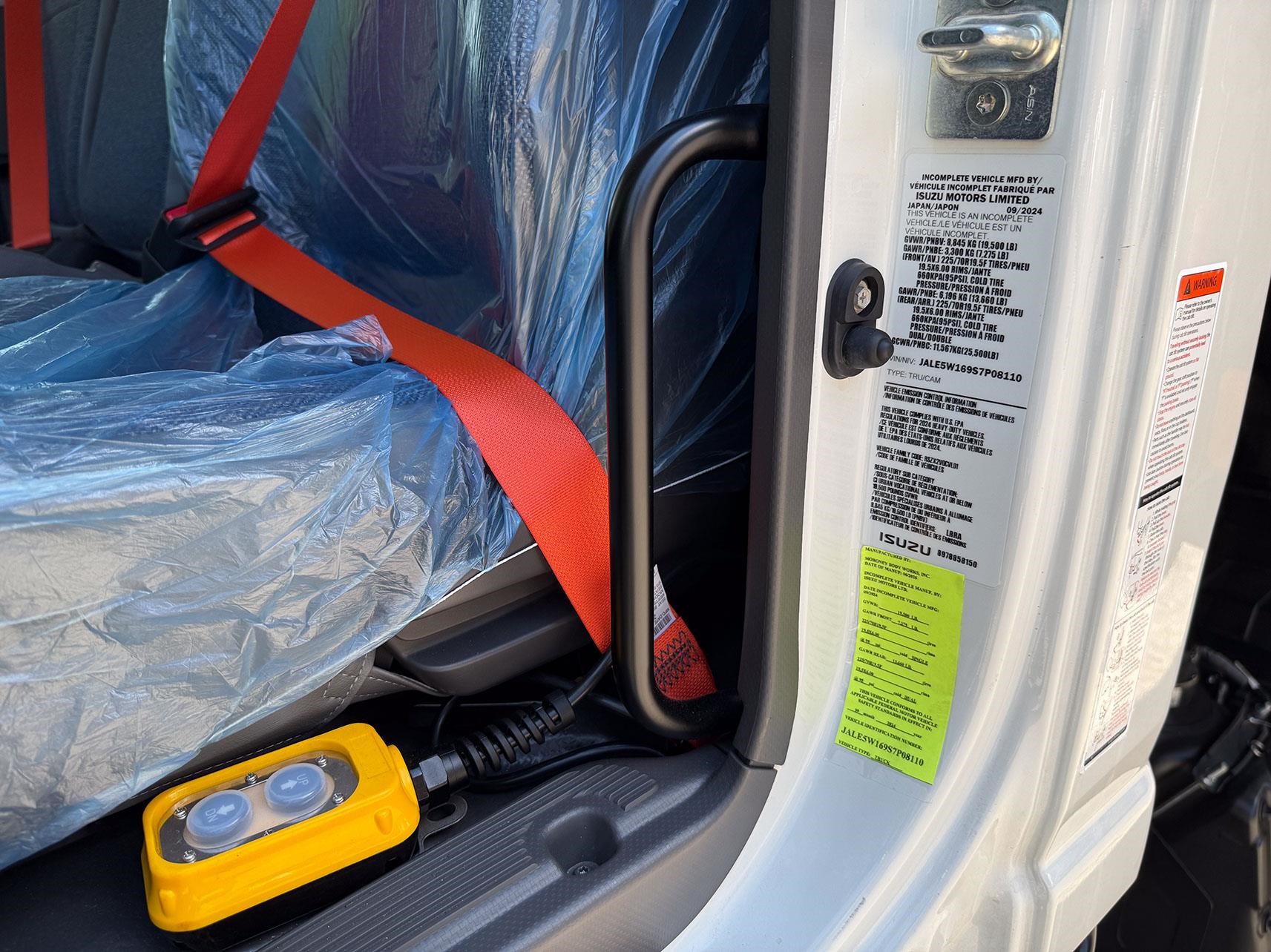 2025 ISUZU NRR 11031837417 2025 ISUZU NRR 11031837417
