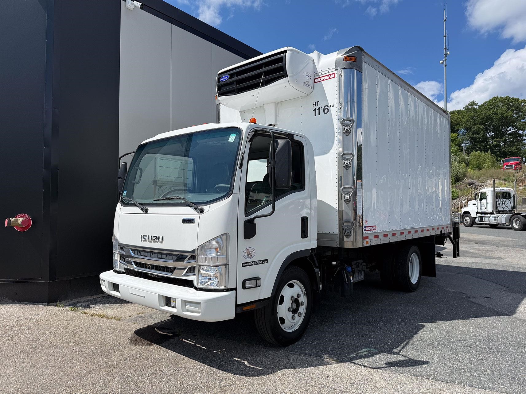 2021 ISUZU NPR XD - image 2 of 6