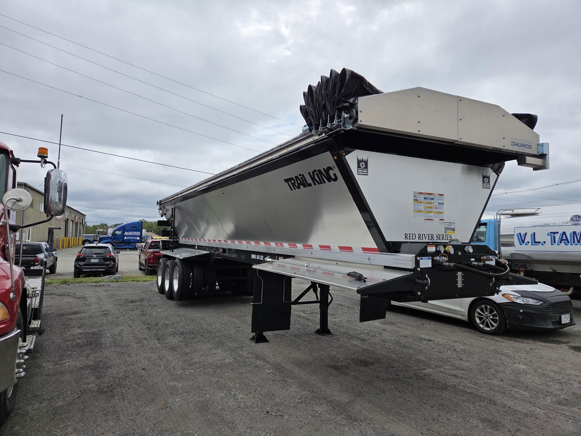 2027 TRAIL KING TKLB332-102 2027 TRAIL KING TKLB332-102 - image 3 of 6