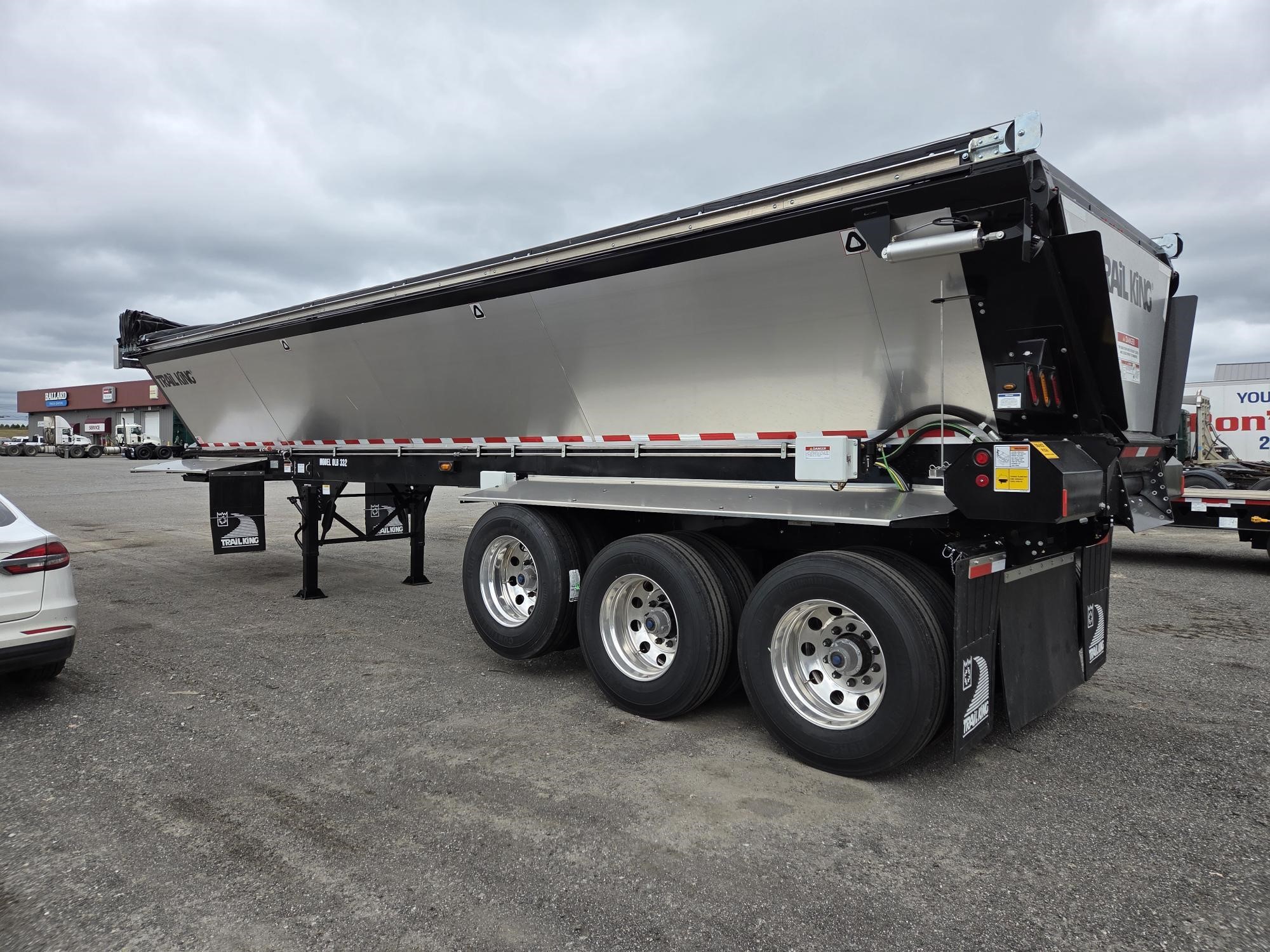 2027 TRAIL KING TKLB332-102 2027 TRAIL KING TKLB332-102 - image 1 of 6