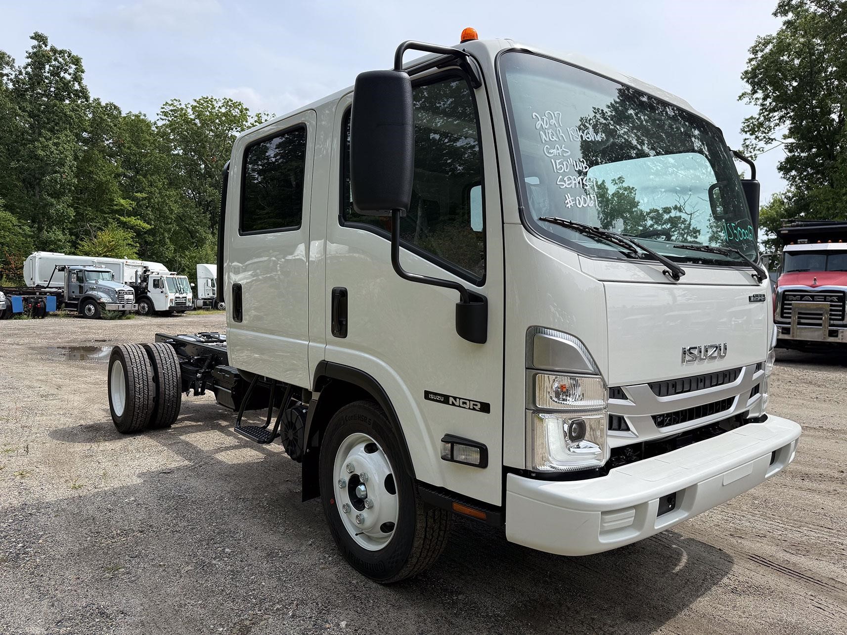 2027 ISUZU NQR 2027 ISUZU NQR - image 4 of 6