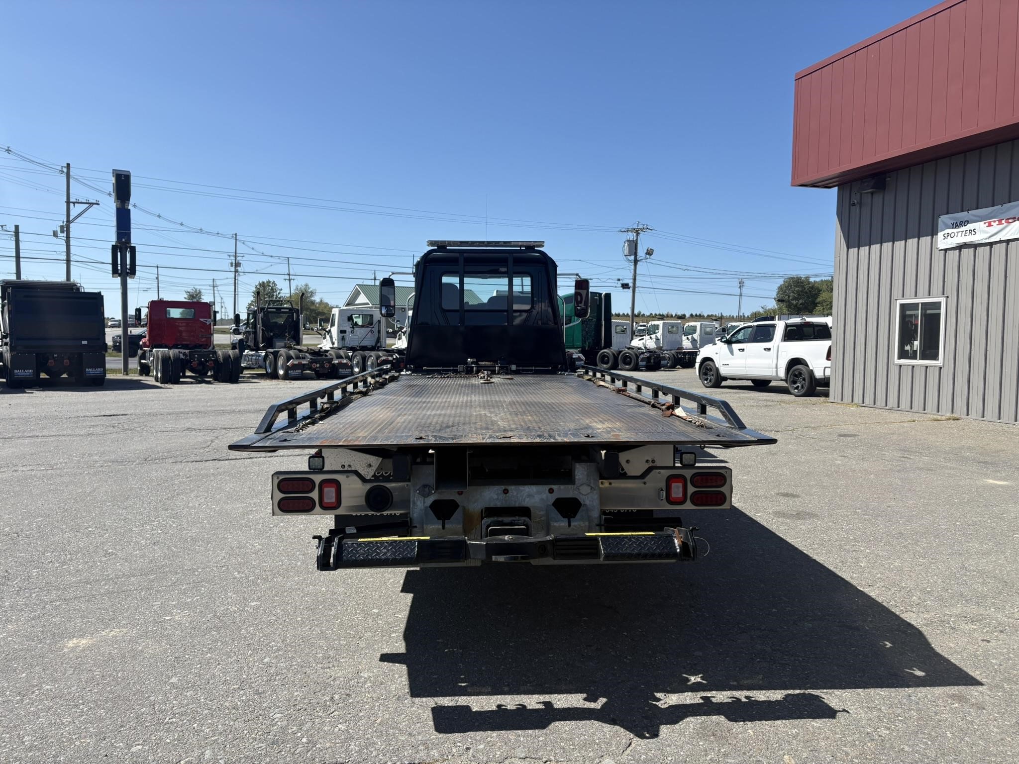 2025 MACK MD6 2025 MACK MD6 - image 4 of 6