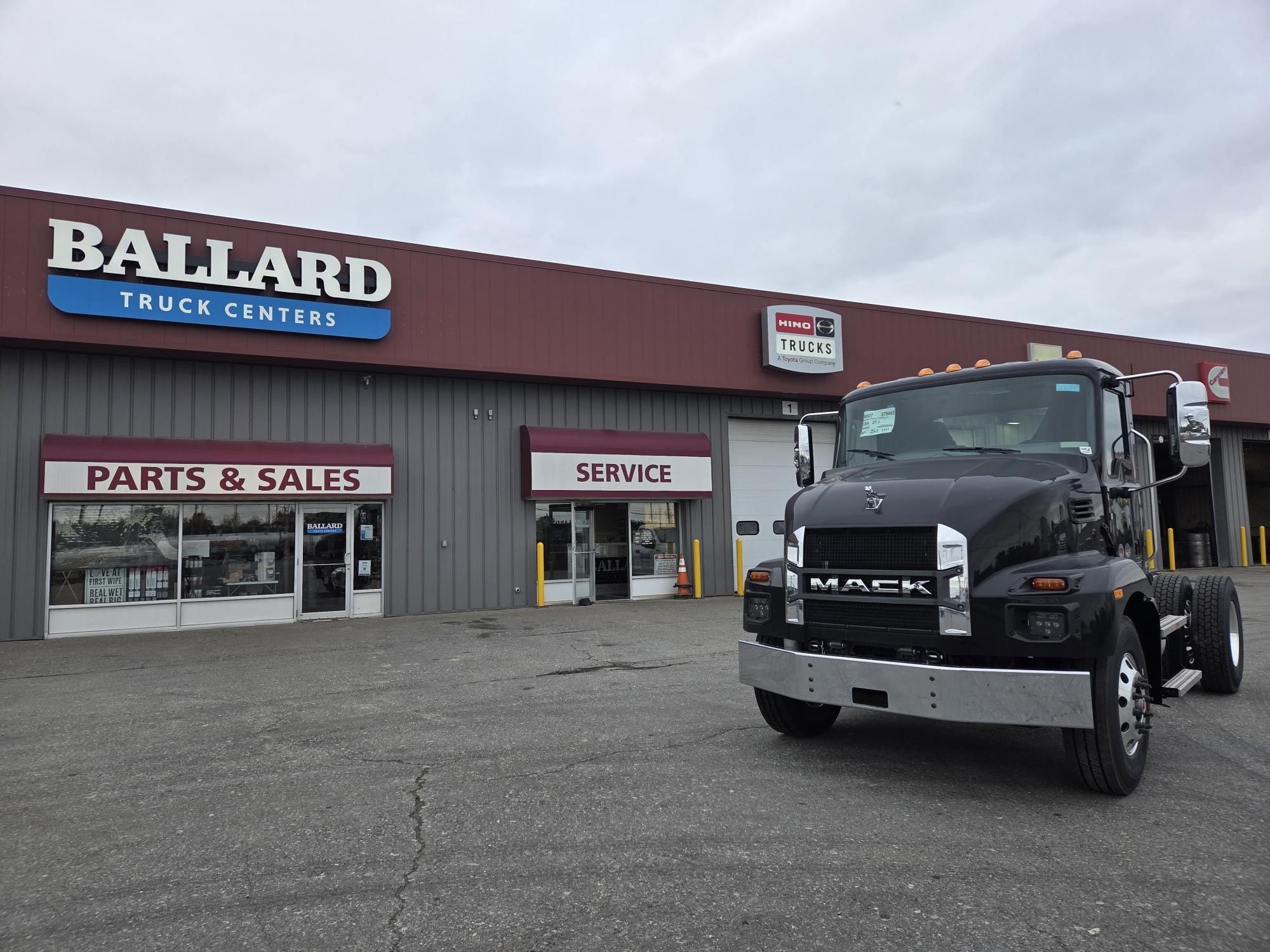 2027 MACK MD7 2027 MACK MD7 - image 3 of 6