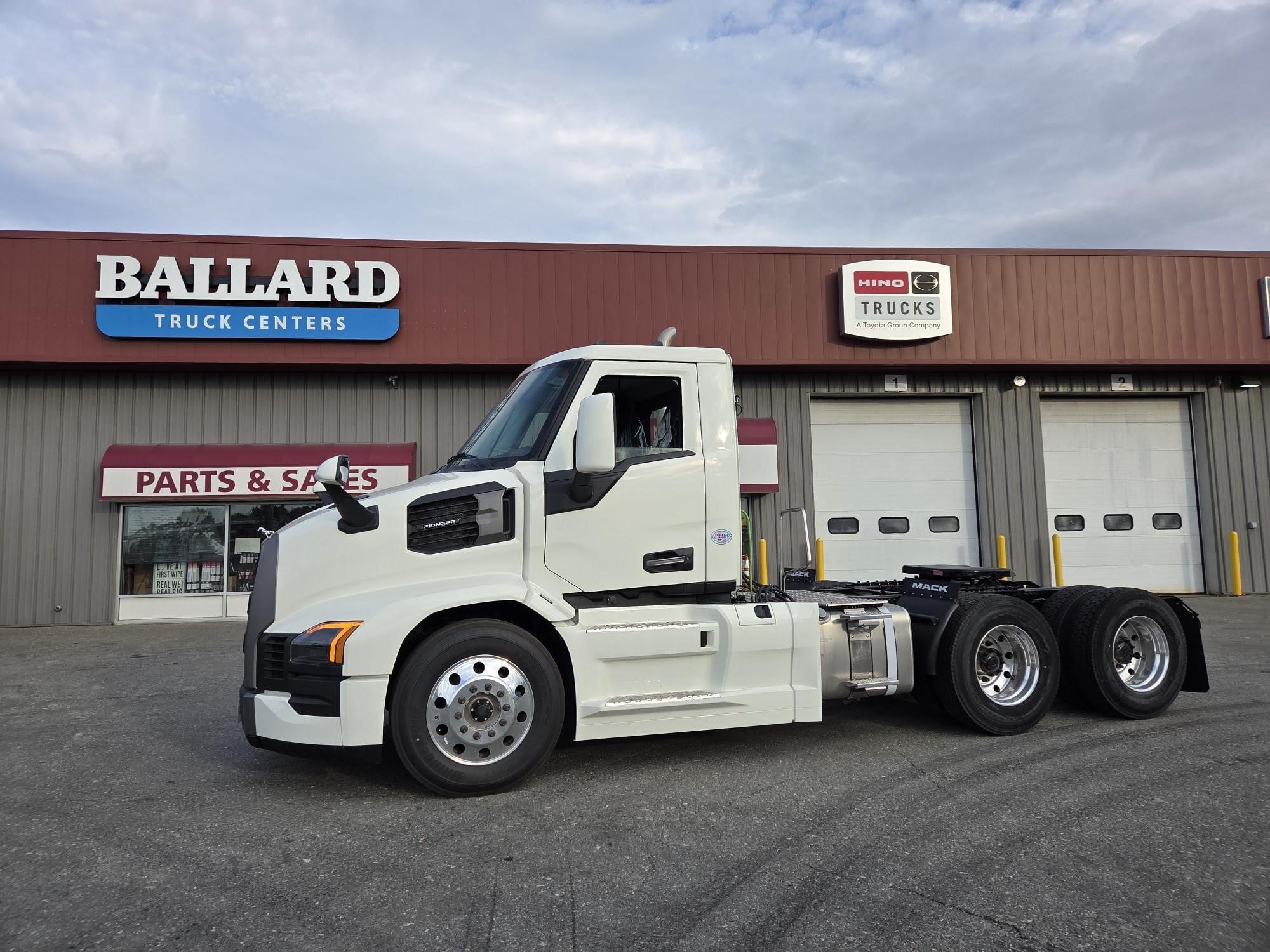 2026 MACK PIONEER 64T 11050024433 2026 MACK PIONEER 64T 11050024433
