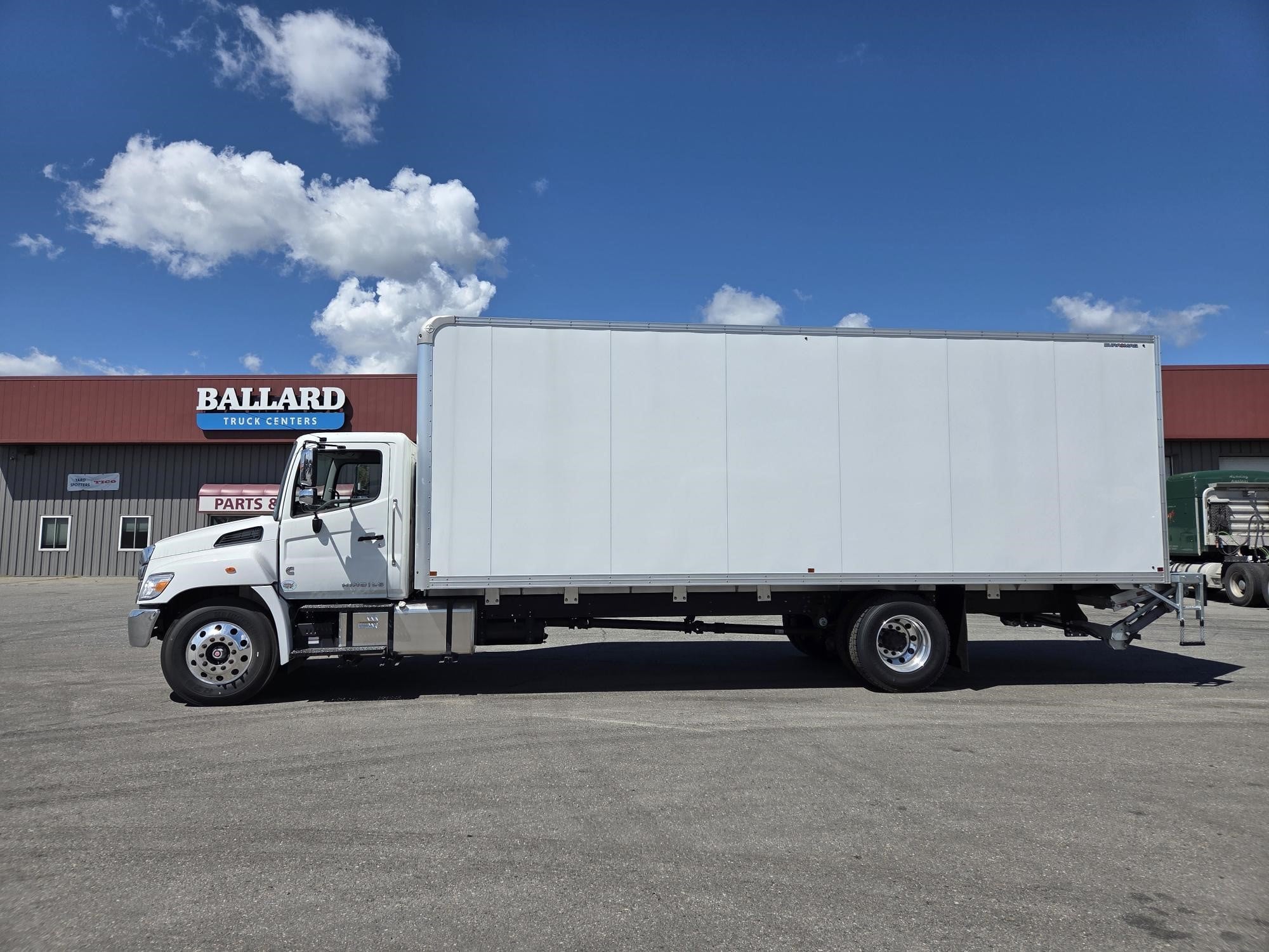 2026 HINO L6 2026 HINO L6 - image 2 of 6